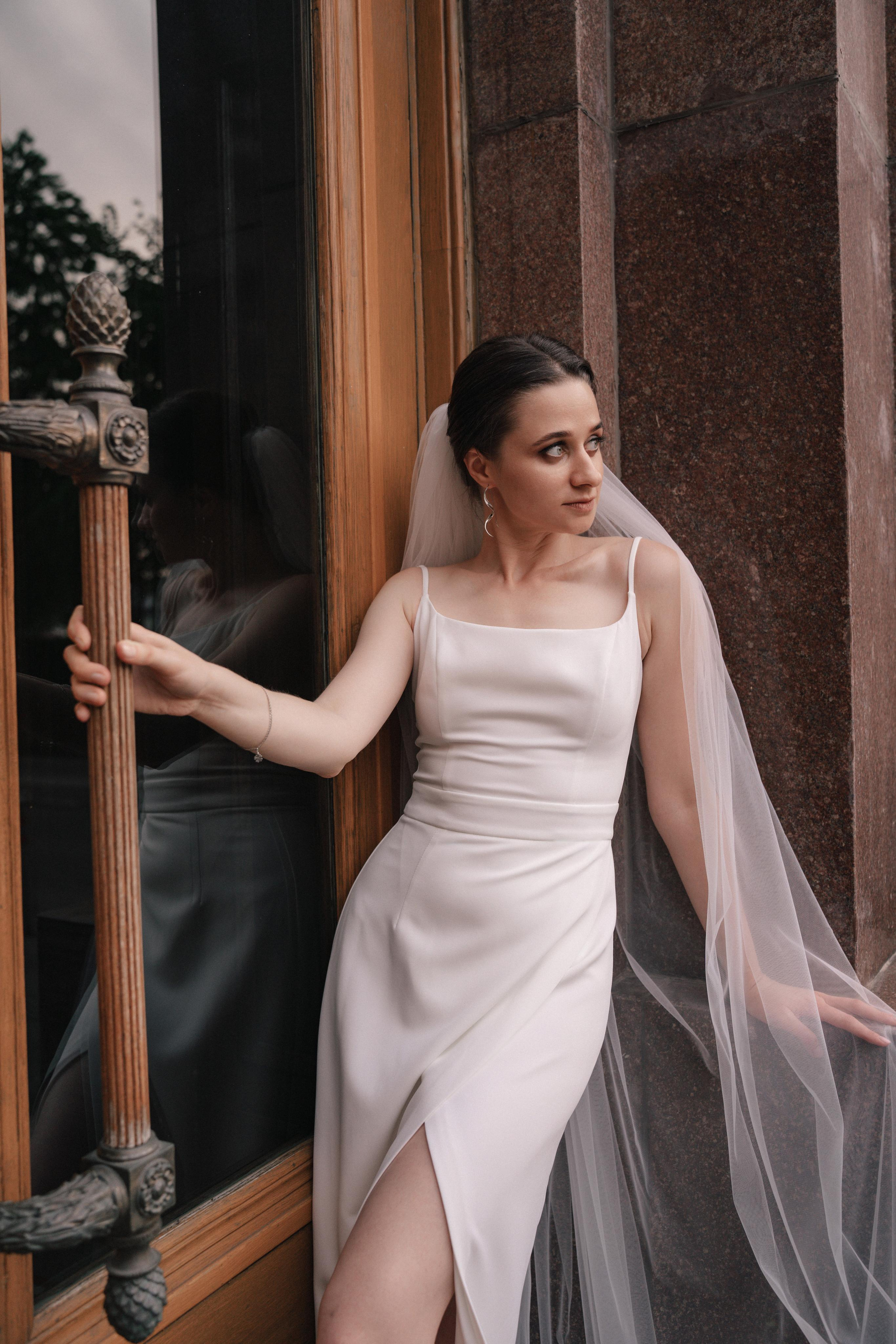 Свадебная прогулка по улочнам рядом с Высоткой на Котельнической набережной