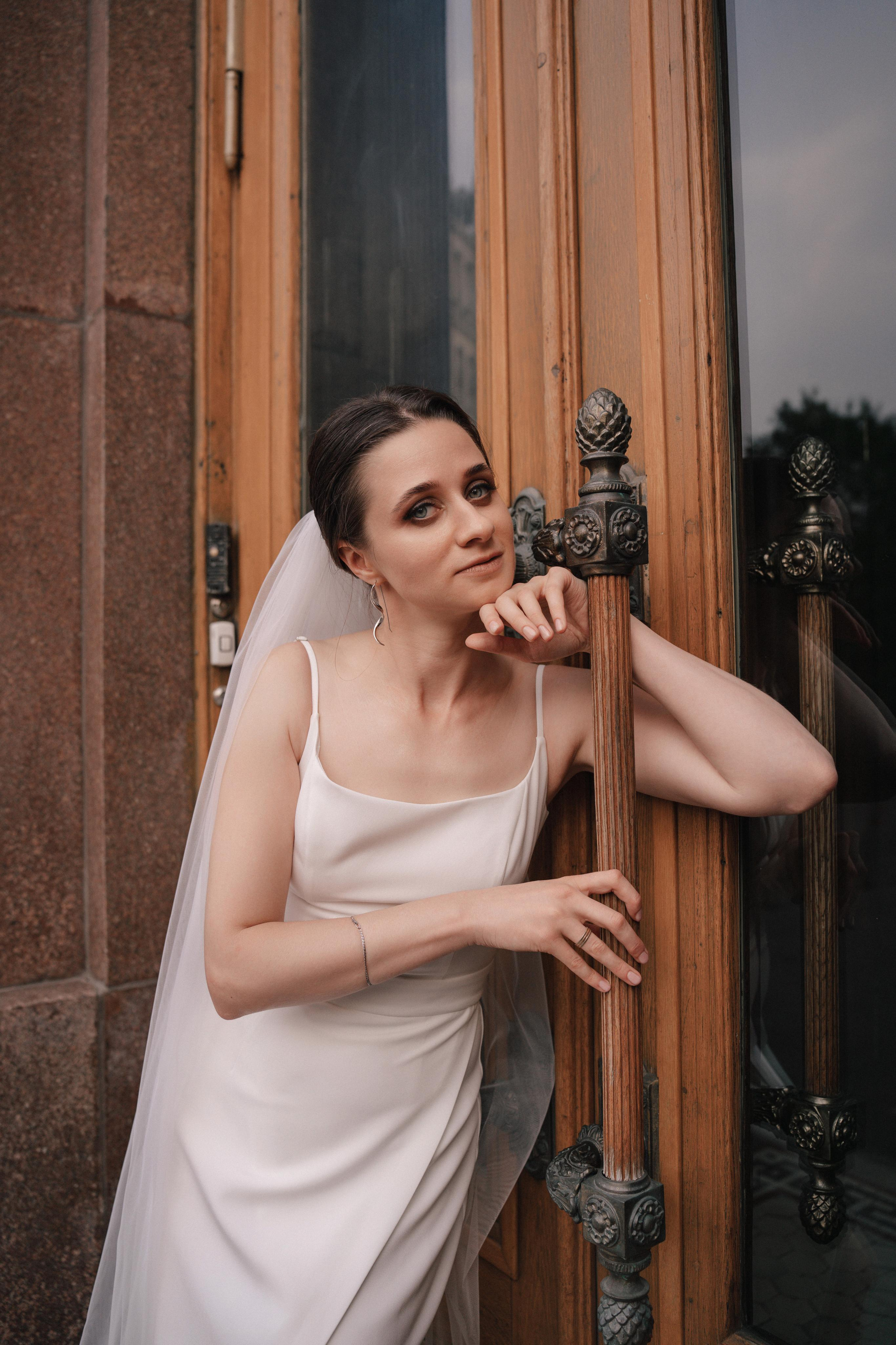 Свадебная прогулка по улочнам рядом с Высоткой на Котельнической набережной