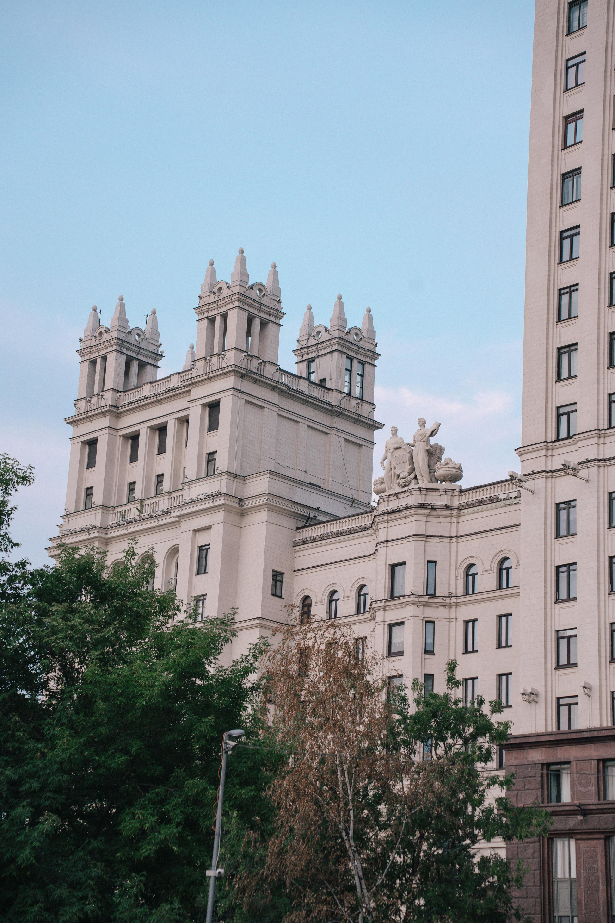 Свадебная прогулка по улочнам рядом с Высоткой на Котельнической набережной