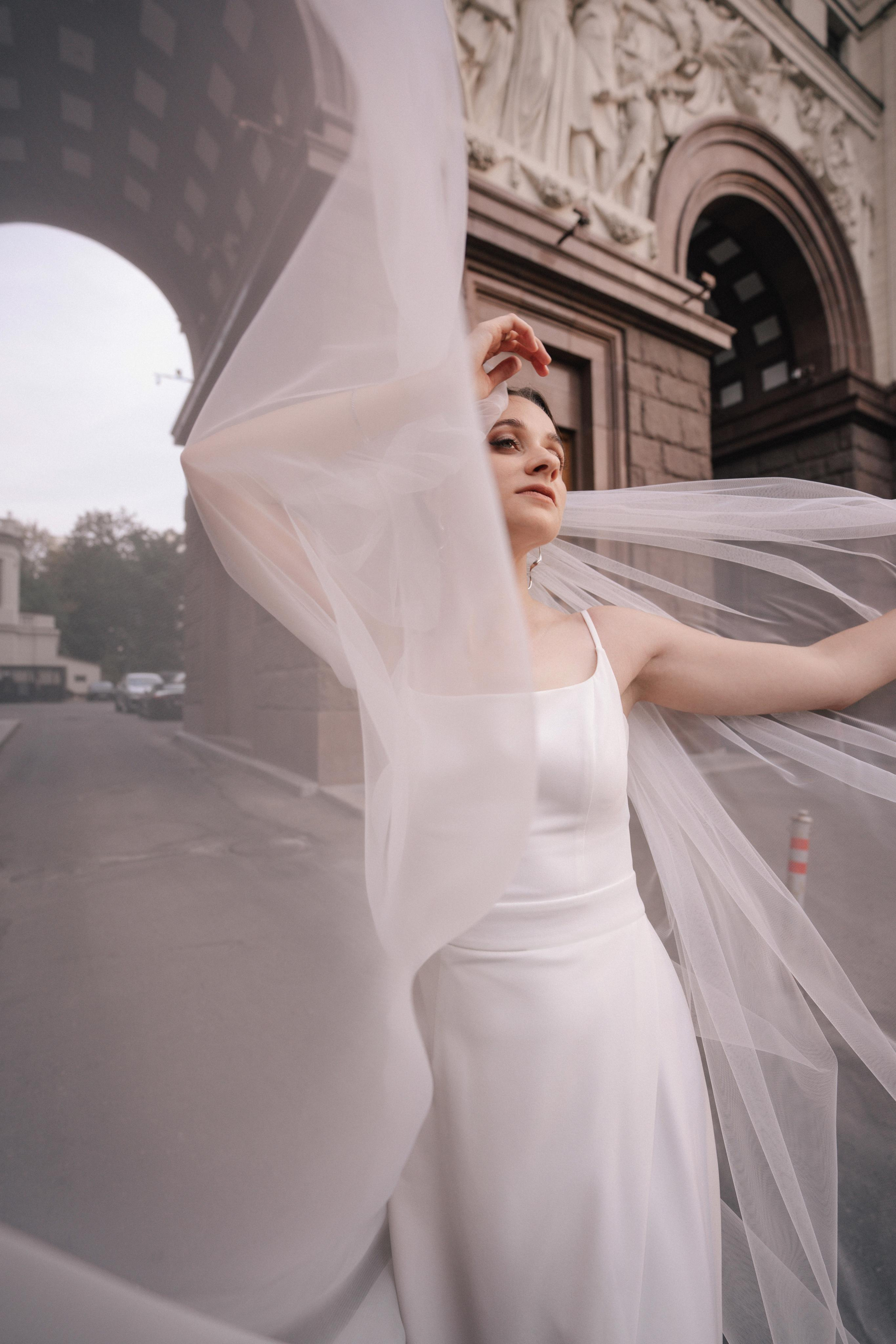 Свадебная прогулка по улочнам рядом с Высоткой на Котельнической набережной