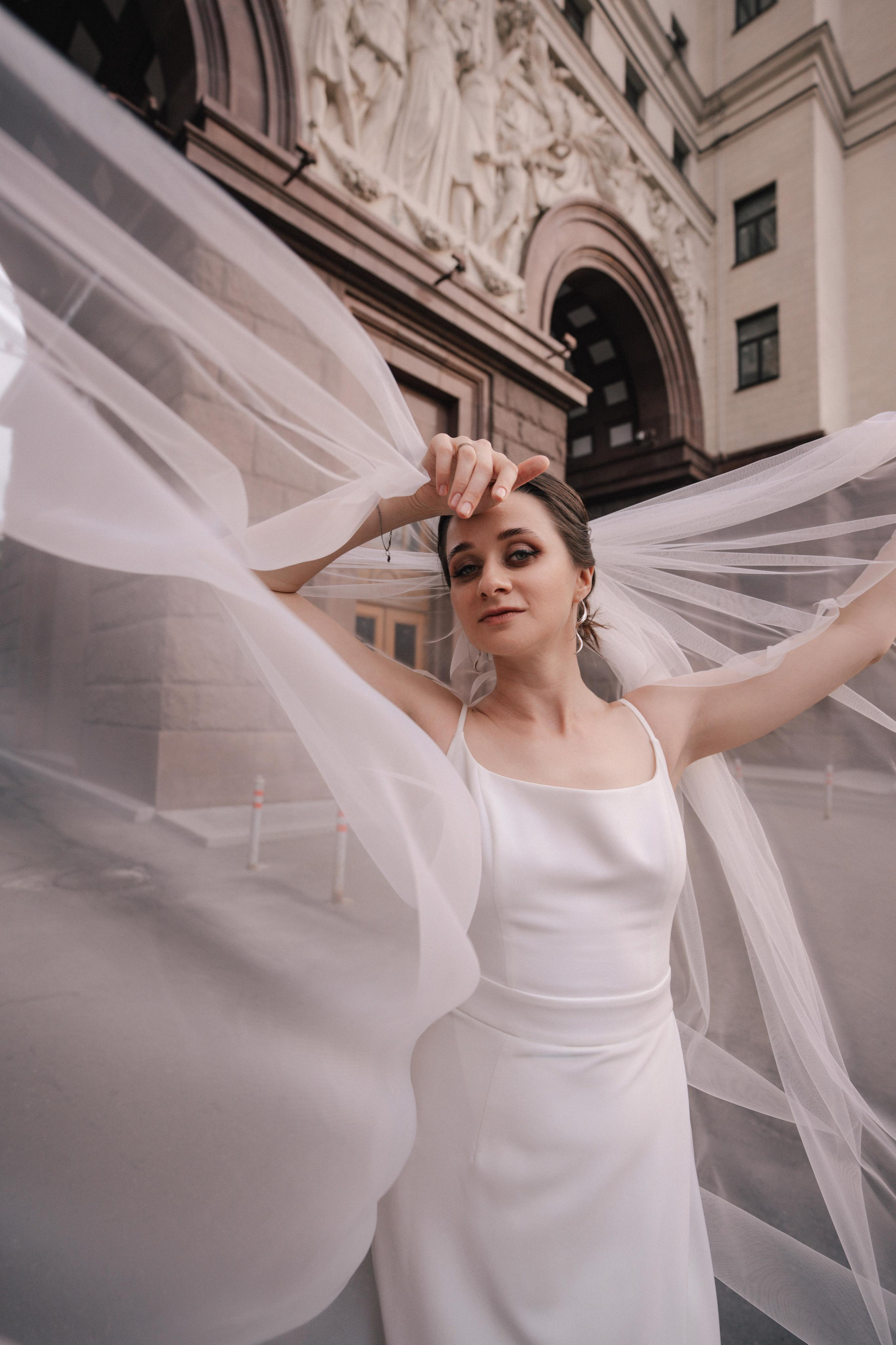 Свадебная прогулка по улочнам рядом с Высоткой на Котельнической набережной