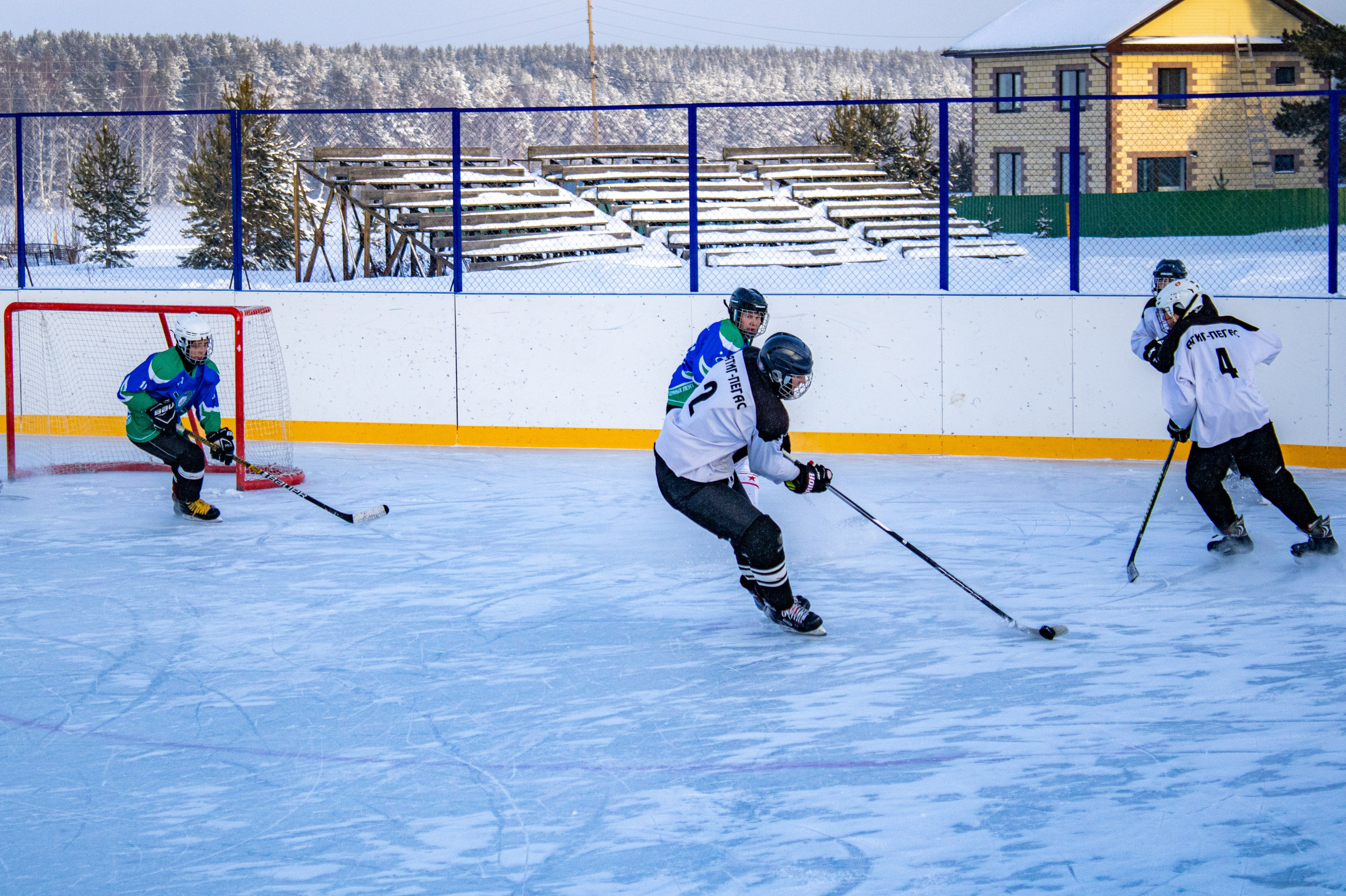 Хоккей г.п Атиг-г.п Дружинино