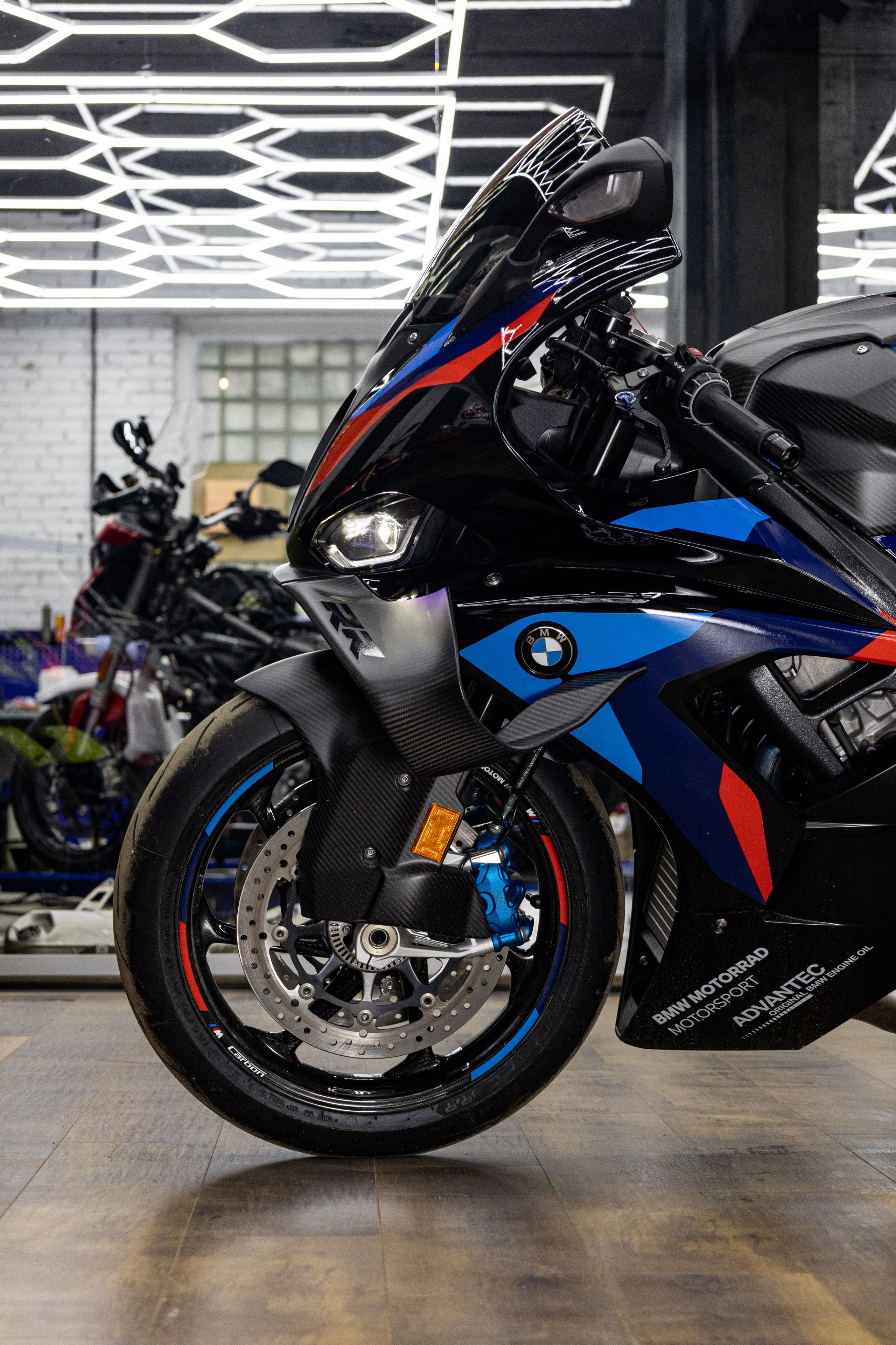 Фотосессия с мотоциклами и автомобилями. Предметный фотограф в Москве и Московской области