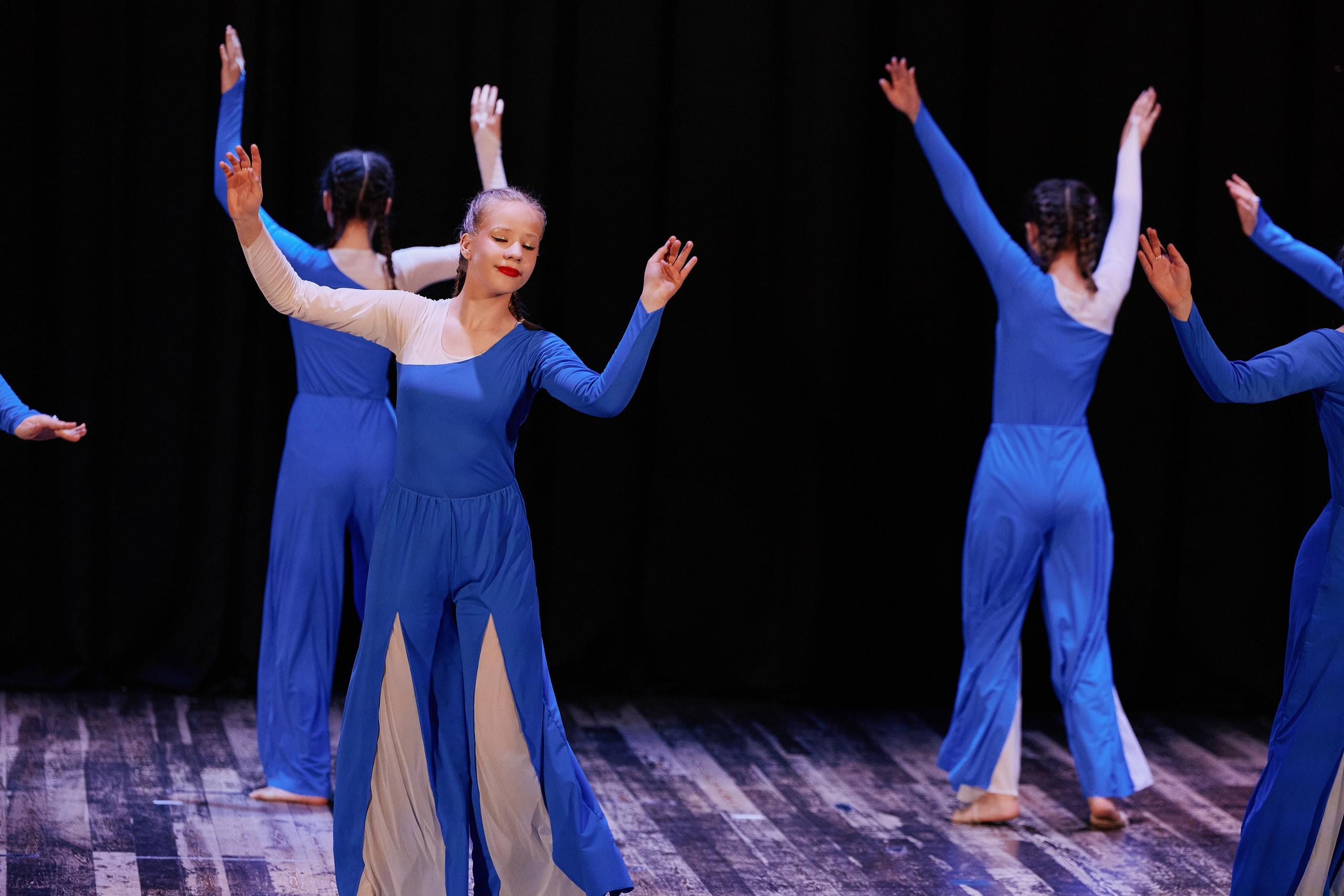 Концерт танцевальной студии Фиеста 08.06. Свадебный репортажный фотограф краснодар максим дремов дрёмов фотосессия студия цена