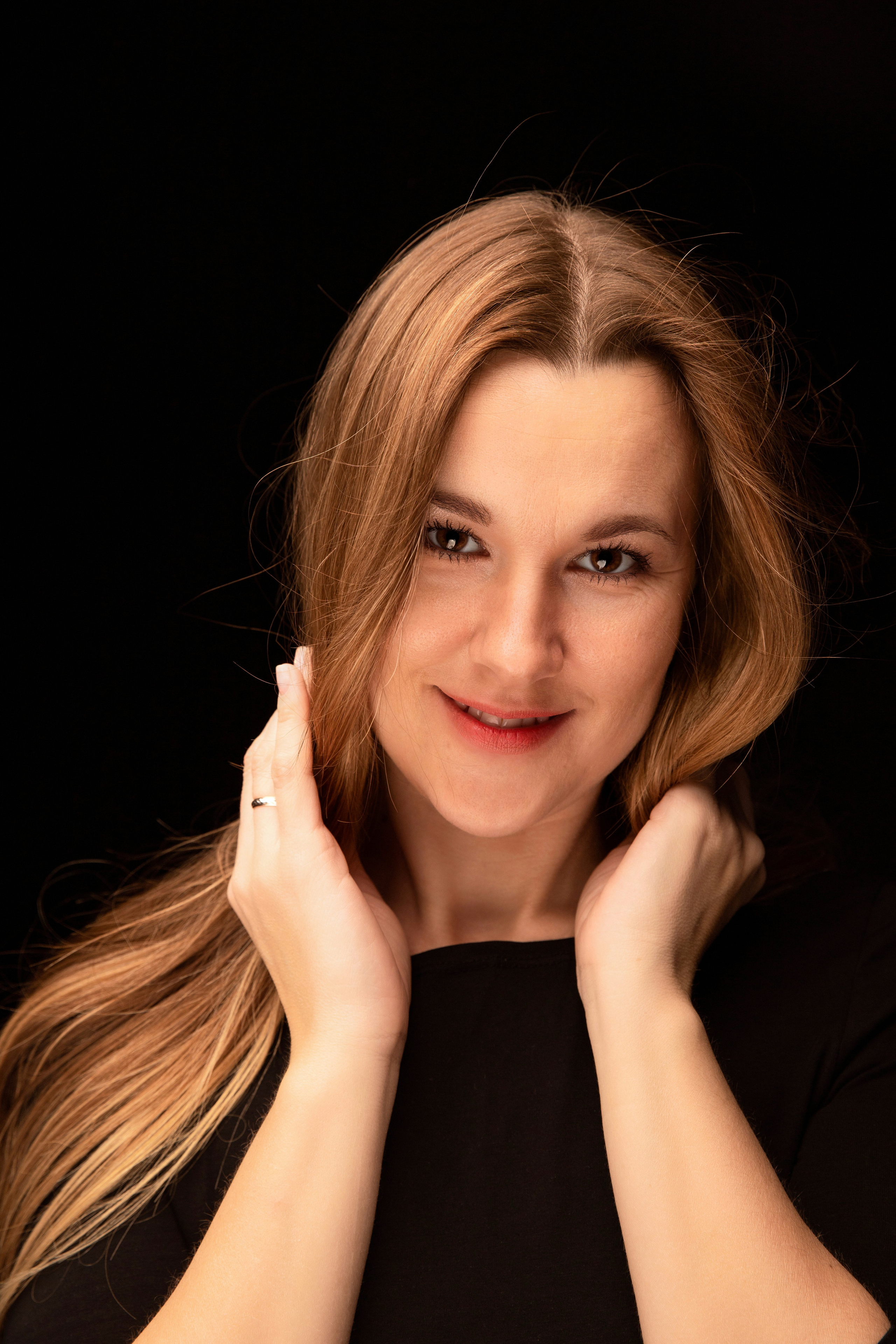 Портрет на чёрном. Семейный фотограф в Санкт-Петербурге Алиса Мохова