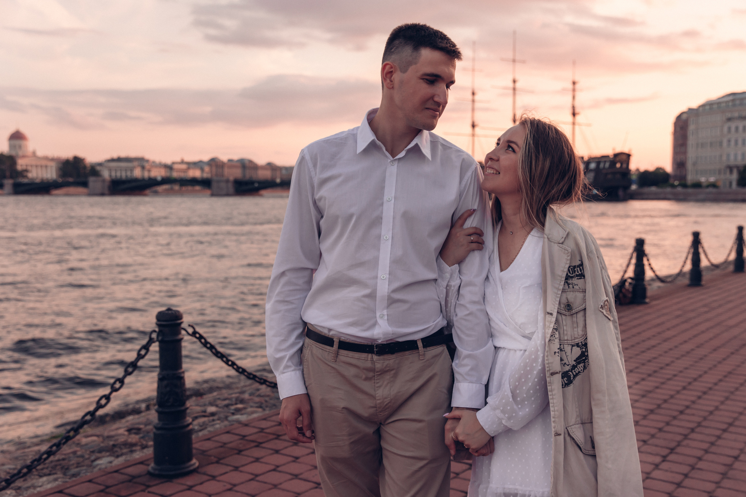 Ксюша и Денис, Петропавловская крепость. Семейный фотограф в Санкт-Петербурге Алиса Мохова