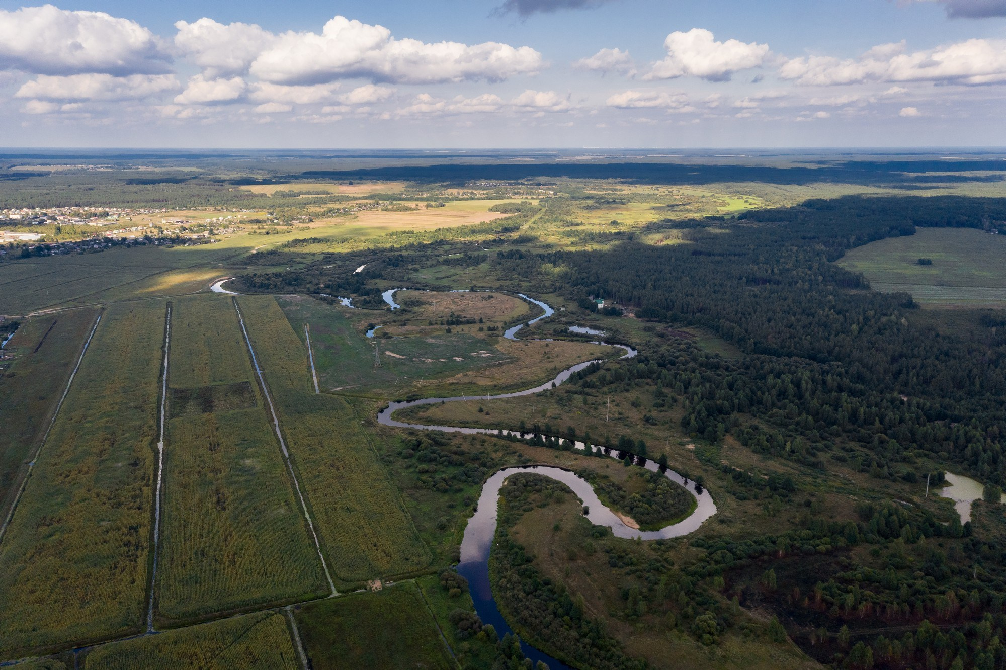 Home.land. Künstler Verstecktoff