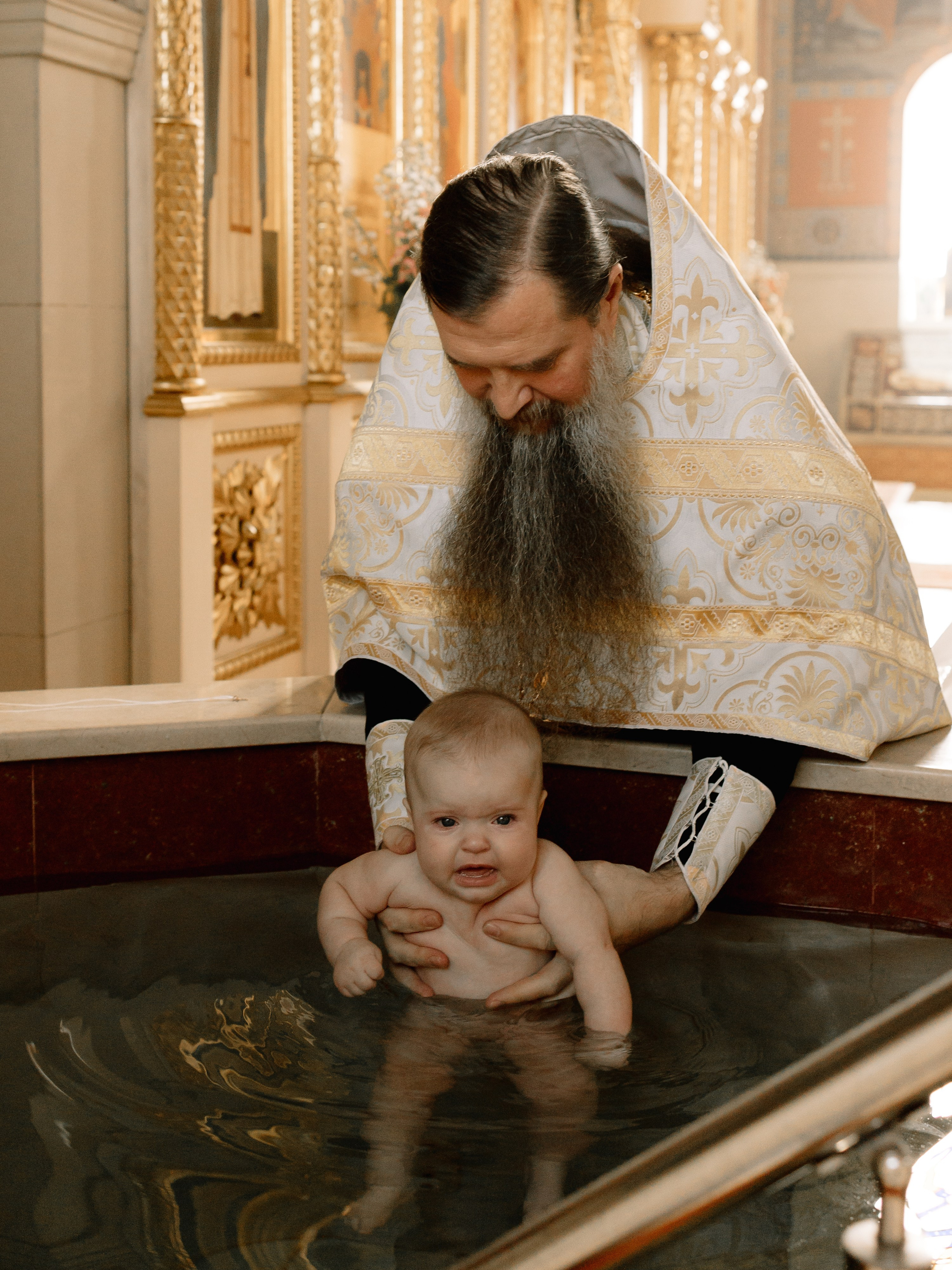 Таинство крещения Миланы. Семейный фотограф в Краснодаре Храмова Анна