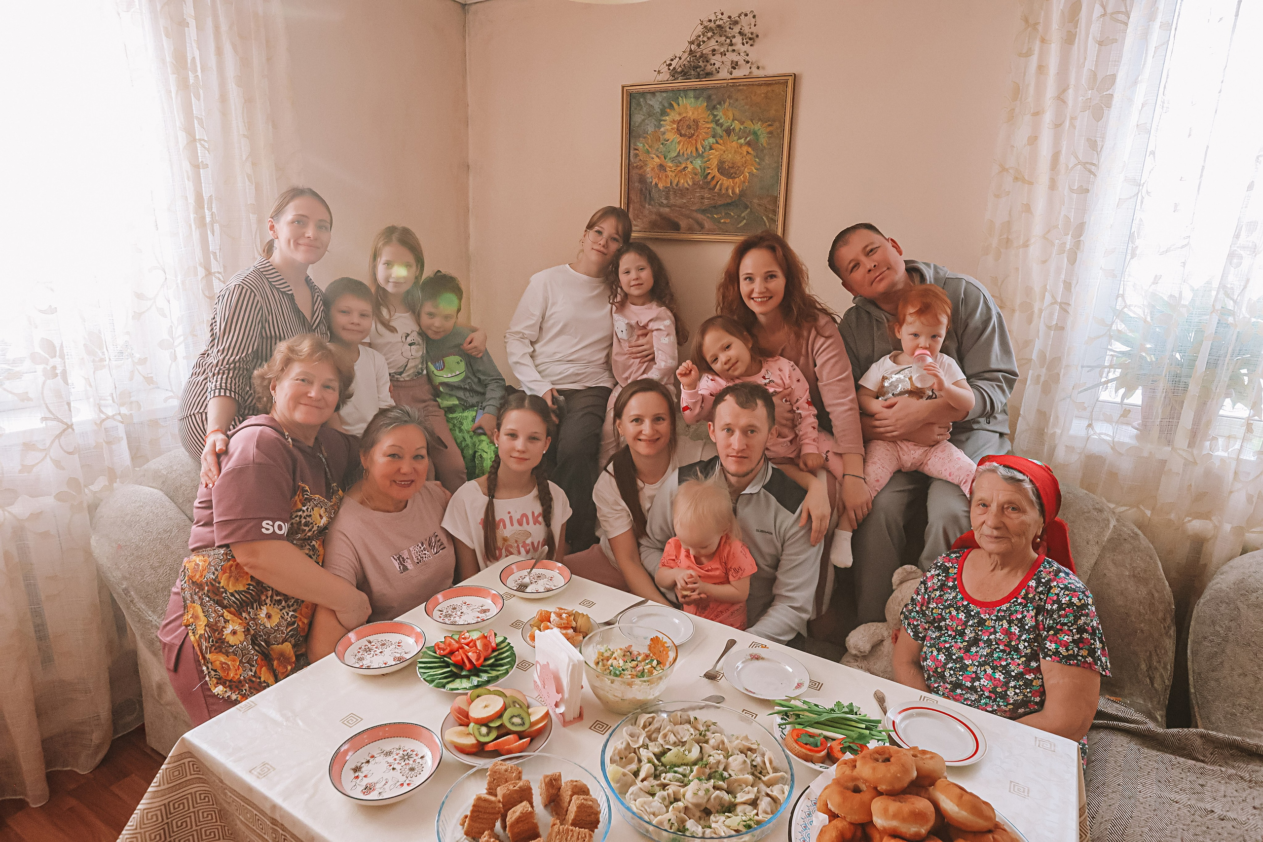 Большая семья репортаж. Семейный фотограф Тюмень, фотограф на роды Салмина Мария