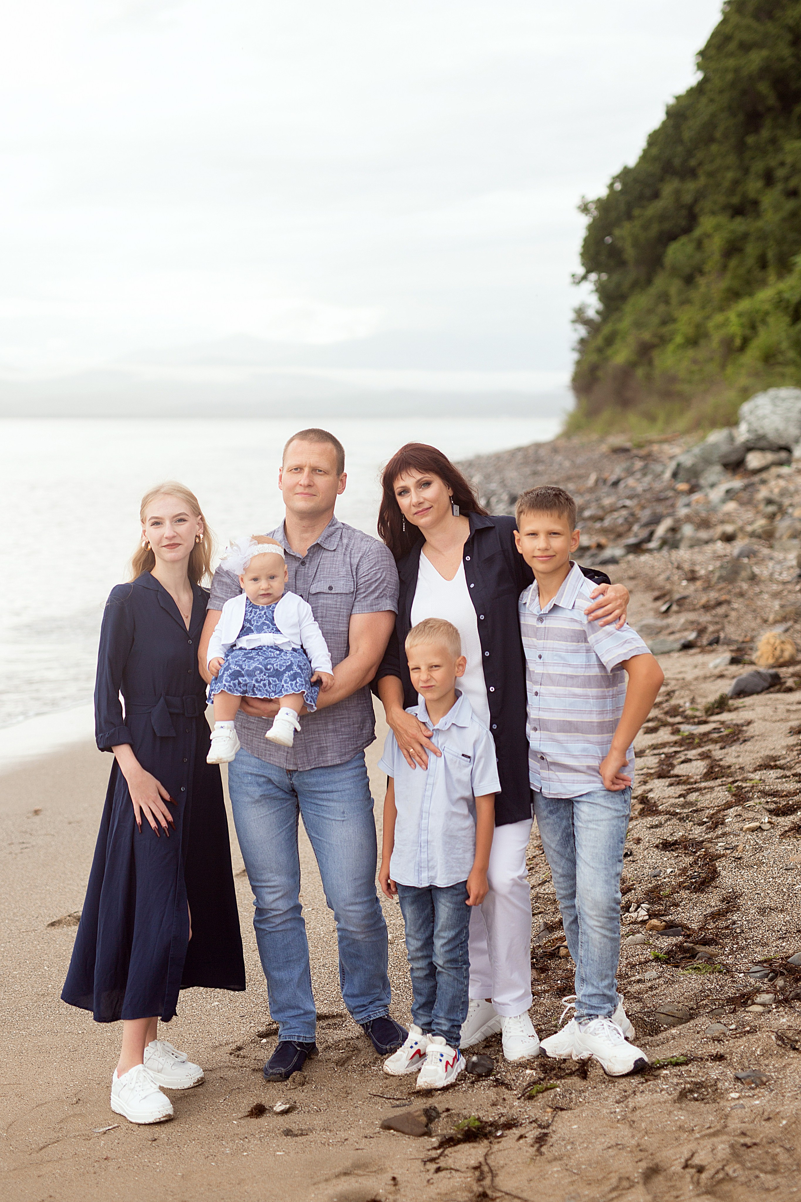 Семейная прогулка у моря. Людмила Далидович топовый семейный фотограф Находка/Владивосток