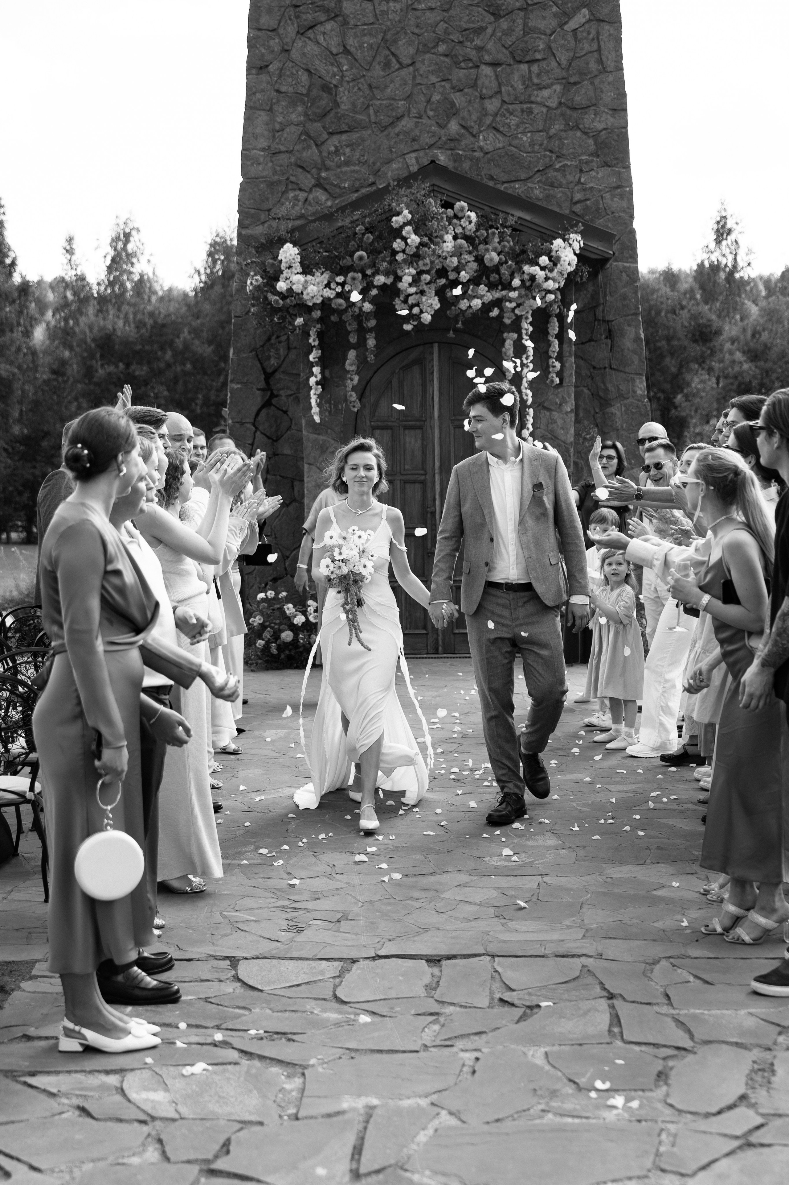 Арина & Иван. Камерная свадьба на природе в стиле в расслабленном стиле. Свадебный фотограф организатор в Санкт-Петербурге Ассоль Опарина