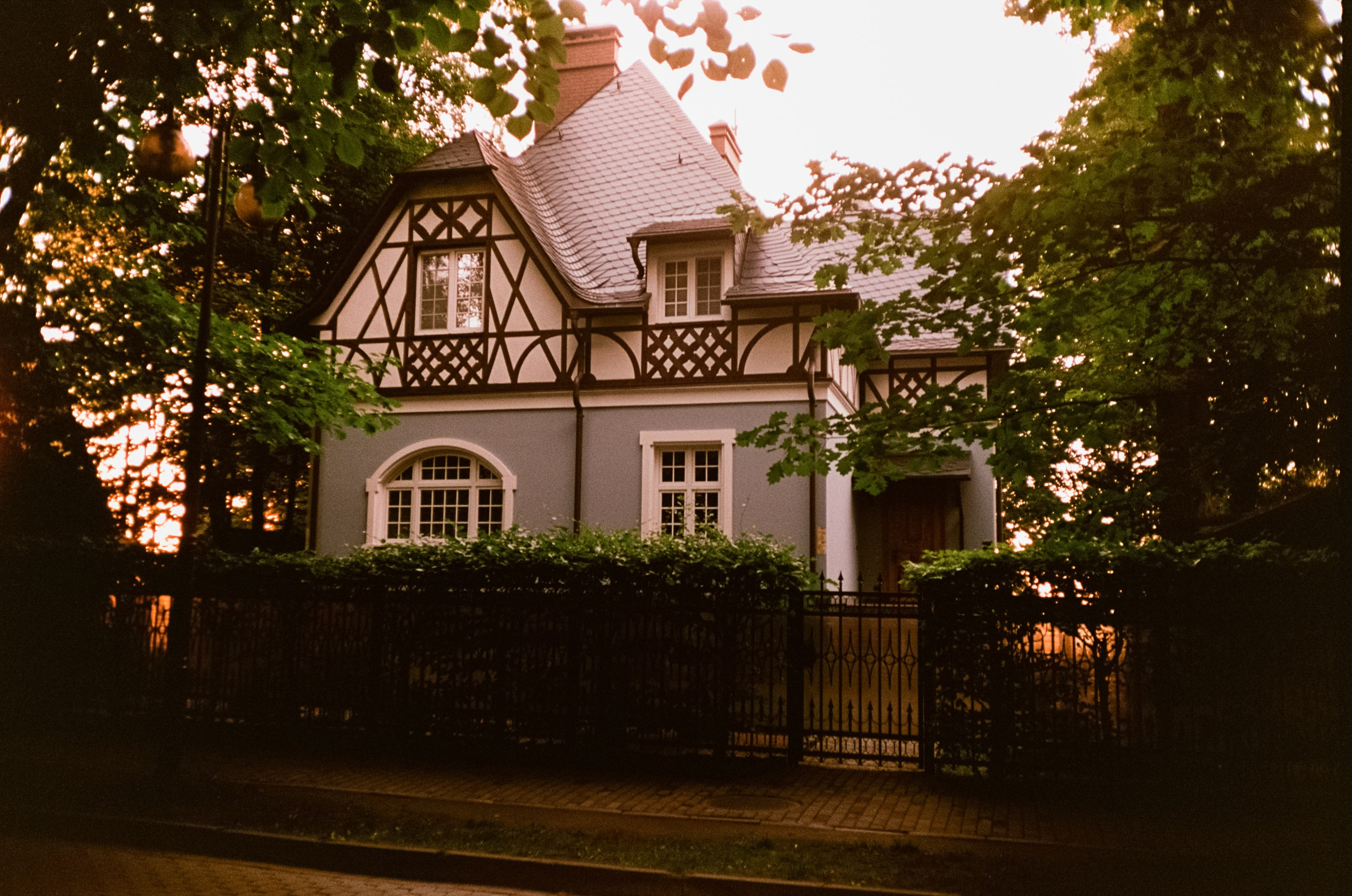 Закат в Калининграде на Aeronega 100 (Kodak Aerocolor IV) / Ricoh MF-1