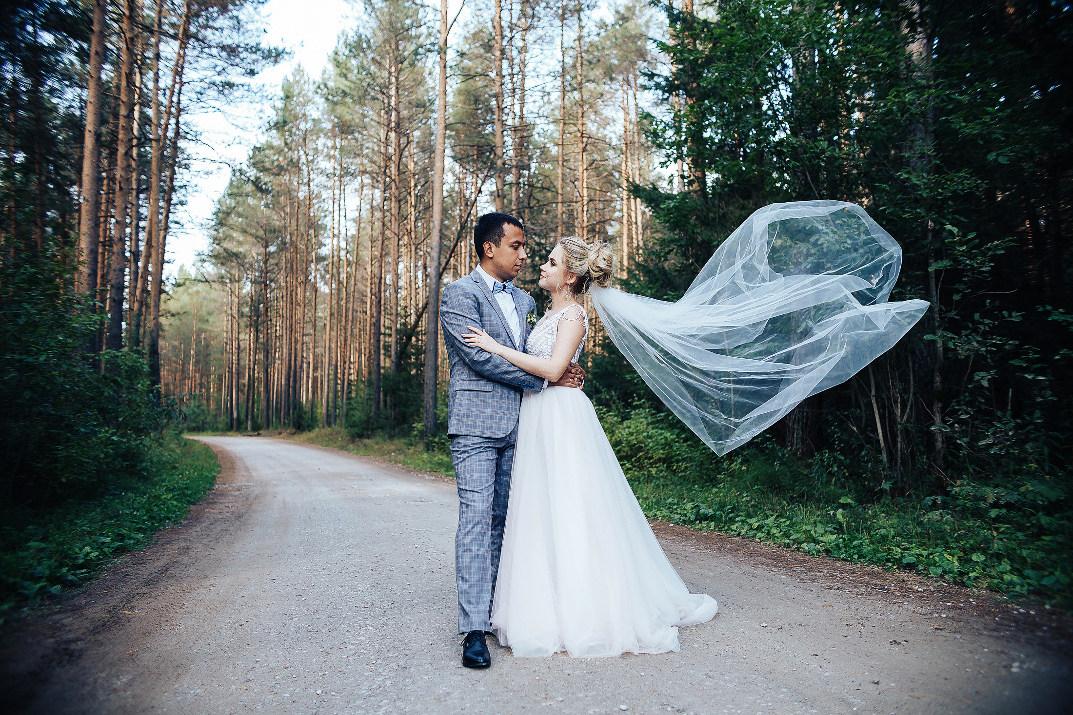 Свадебная фотосессия на сцене. Фотосъемка и видеосъемка в Калининграде Liveemotion.pro