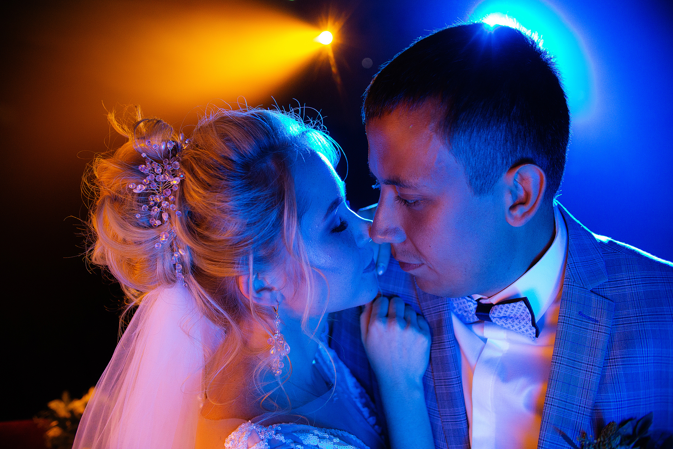 Свадебная фотосессия на сцене. Фотосъемка и видеосъемка в Калининграде Liveemotion.pro