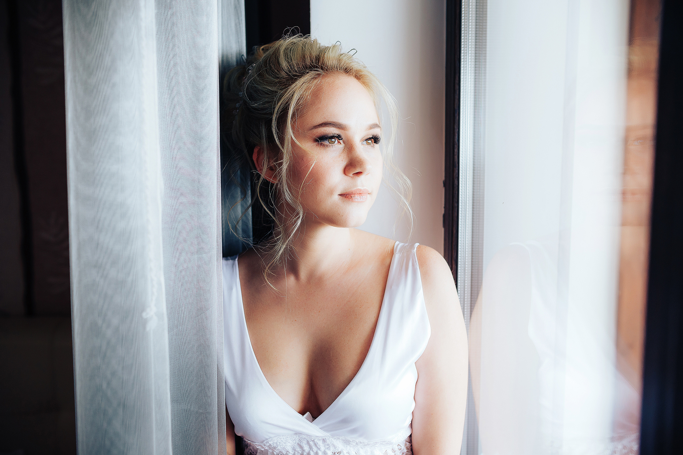 Свадебная фотосессия на сцене. Фотосъемка и видеосъемка в Калининграде Liveemotion.pro