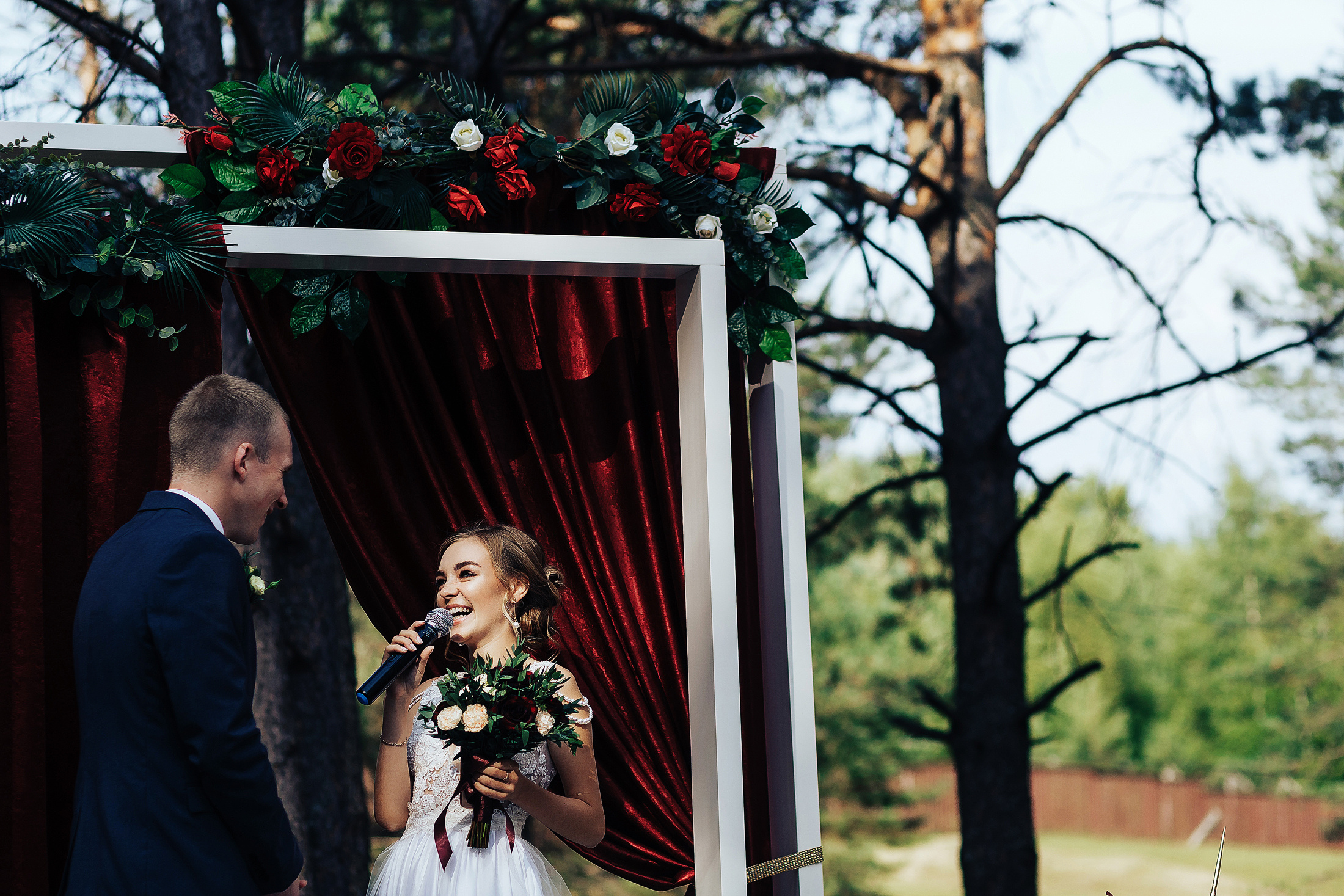 Молодежная фотосъемка свадьбы с бургерами. Фотосъемка и видеосъемка в Калининграде Liveemotion.pro