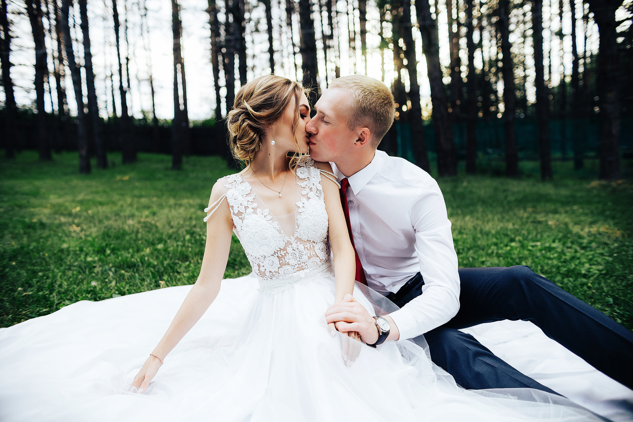 Молодежная фотосъемка свадьбы с бургерами. Фотосъемка и видеосъемка в Калининграде Liveemotion.pro