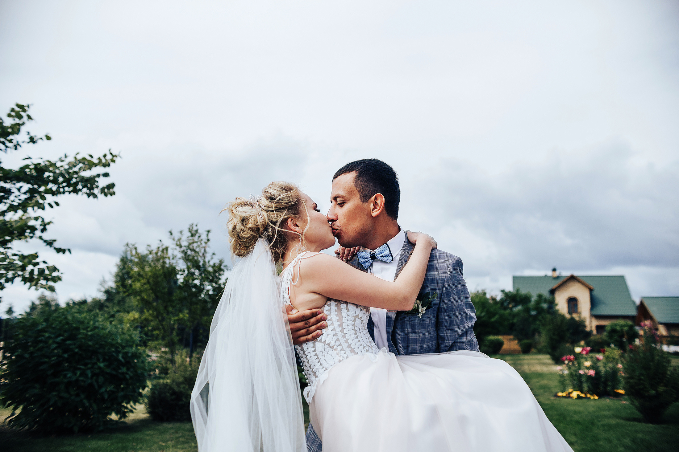 Свадебная фотосессия на сцене. Фотосъемка и видеосъемка в Калининграде Liveemotion.pro