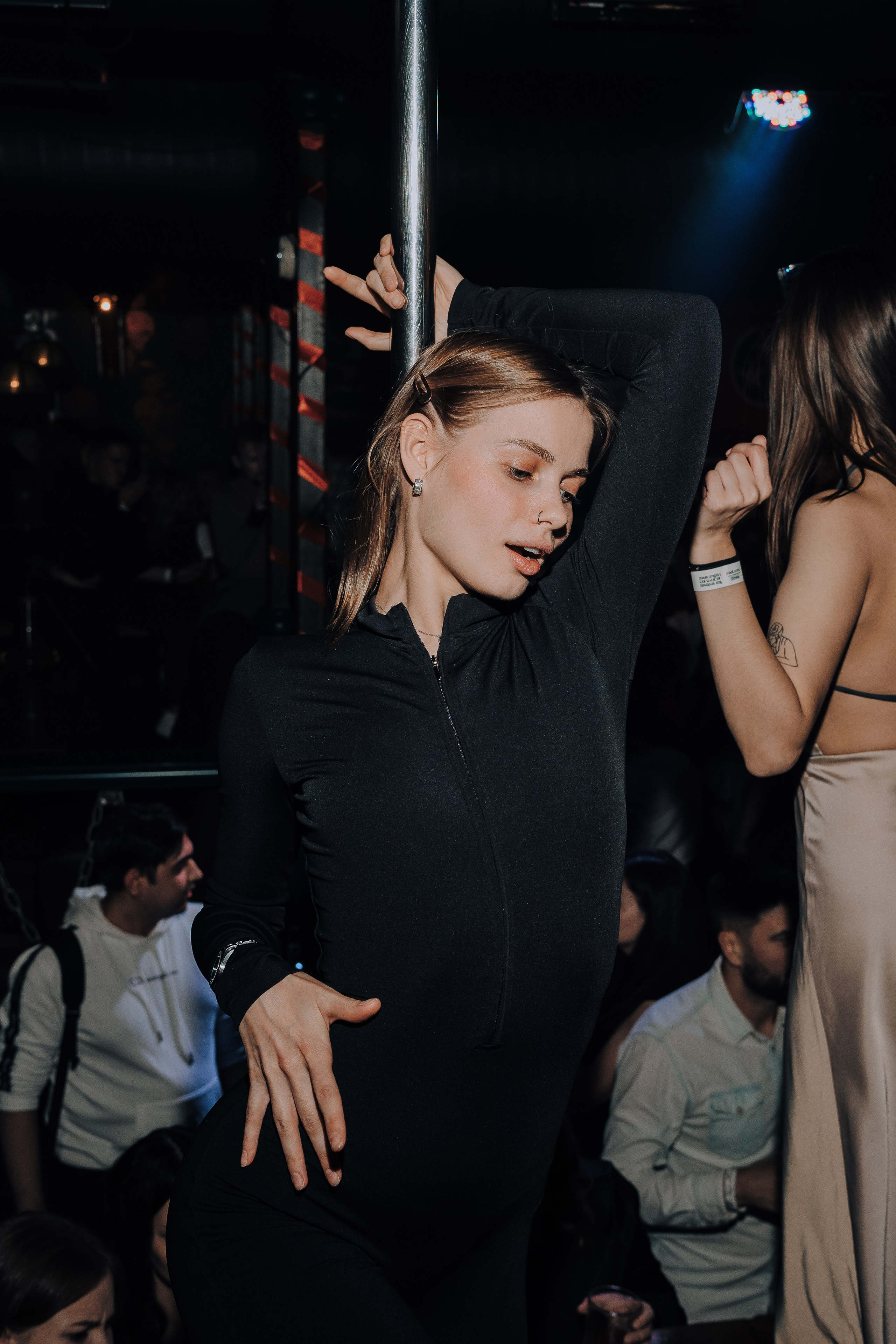 20 ЛЕТ МЕГАПОЛИС ЧЕЛЯБИНСК ХЕДЛАЙНЕР ЕЛКА. Репортажный фотограф Зуев Роман г. Челябинск