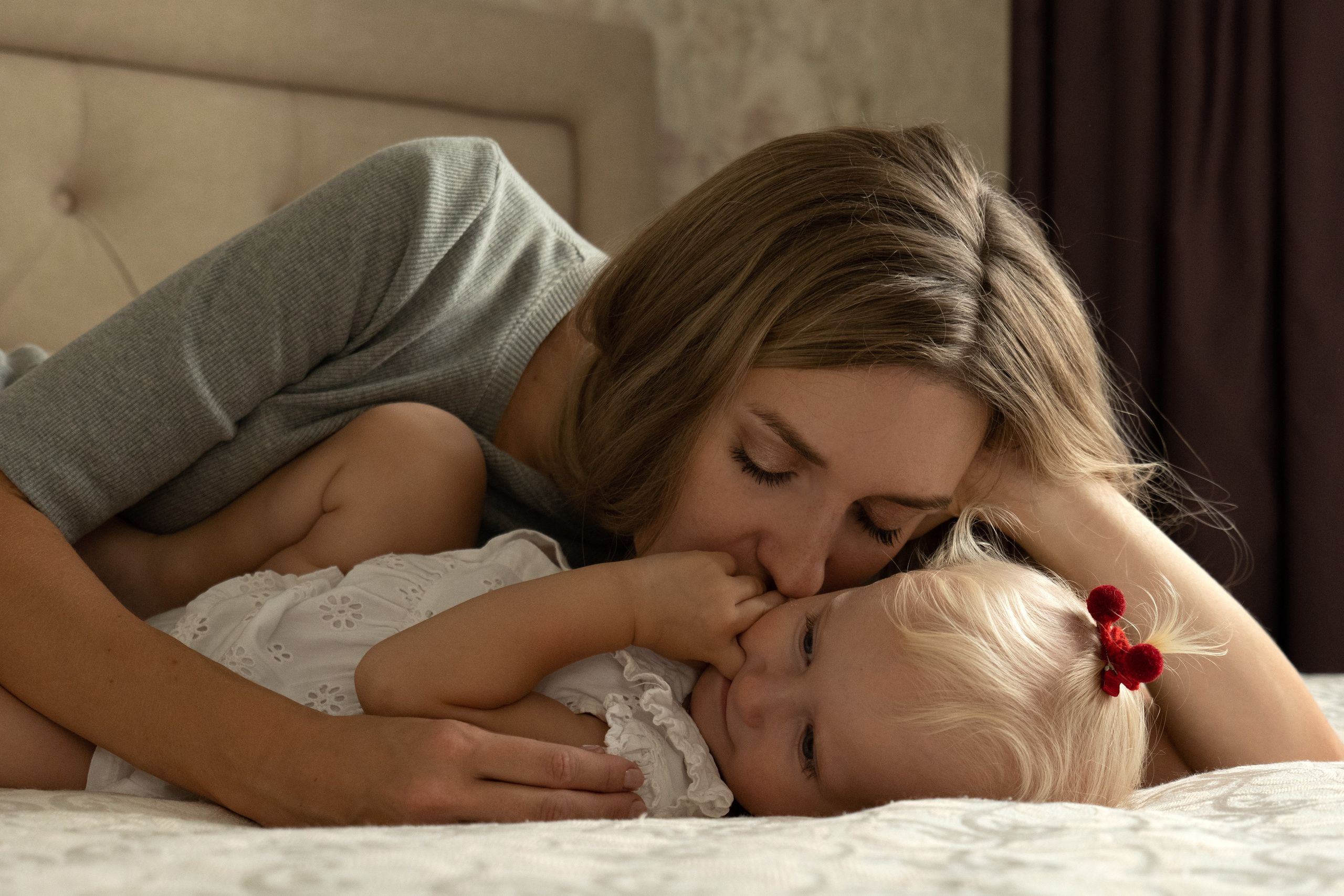 Семейная фотосессия дома. Фотограф видеограф Ольга Василевская