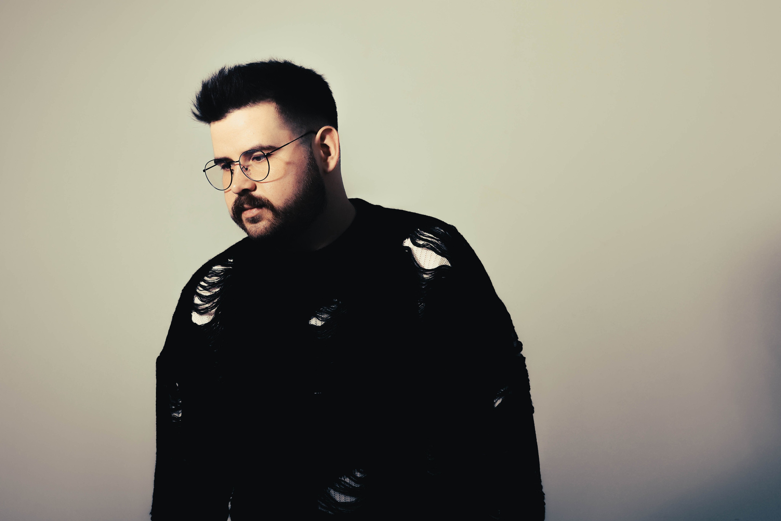 Мужской портрет в студии — креативная обработка. Mintonov's Film Studio