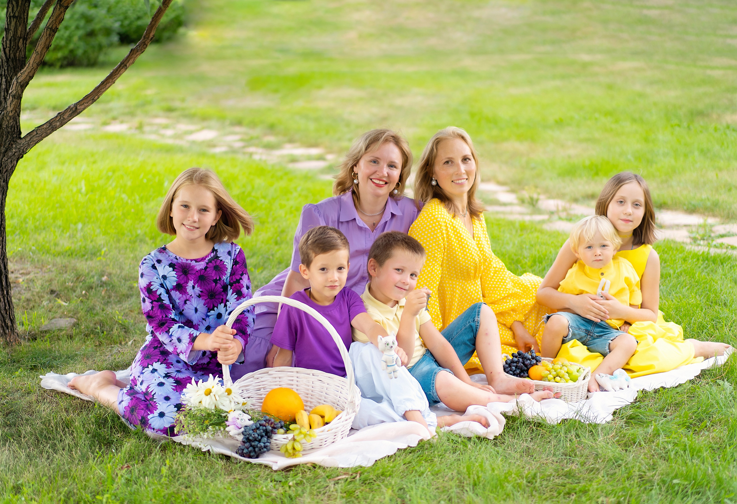 Регина и Марина с детками. Семейный и женский фотограф. Видеомейкер в Новосибирске