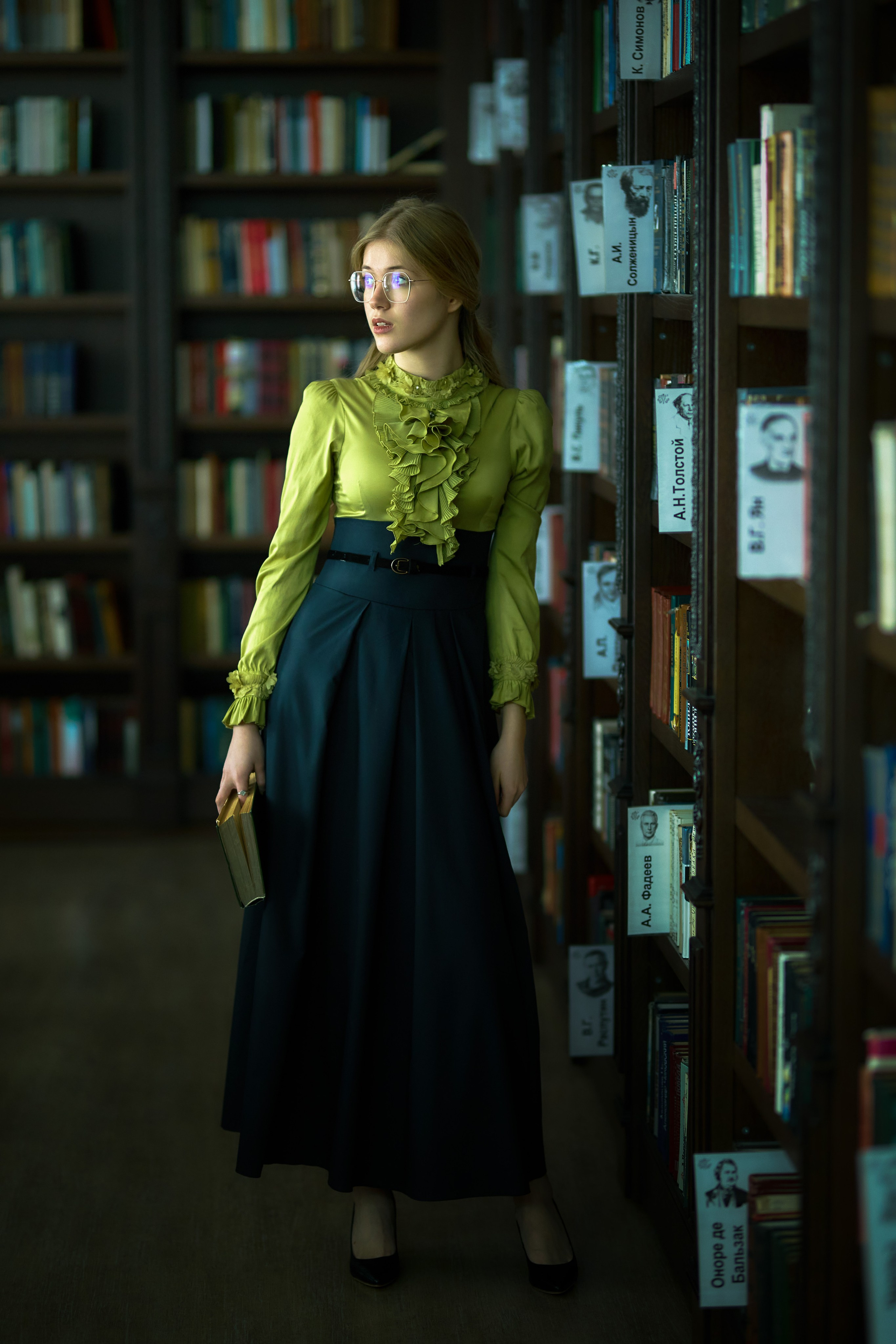 Фотосессия библиотека. Владимир Суздалов (ProMaXe) — Портретный фотограф, тематические фотосессии в Чебоксарах