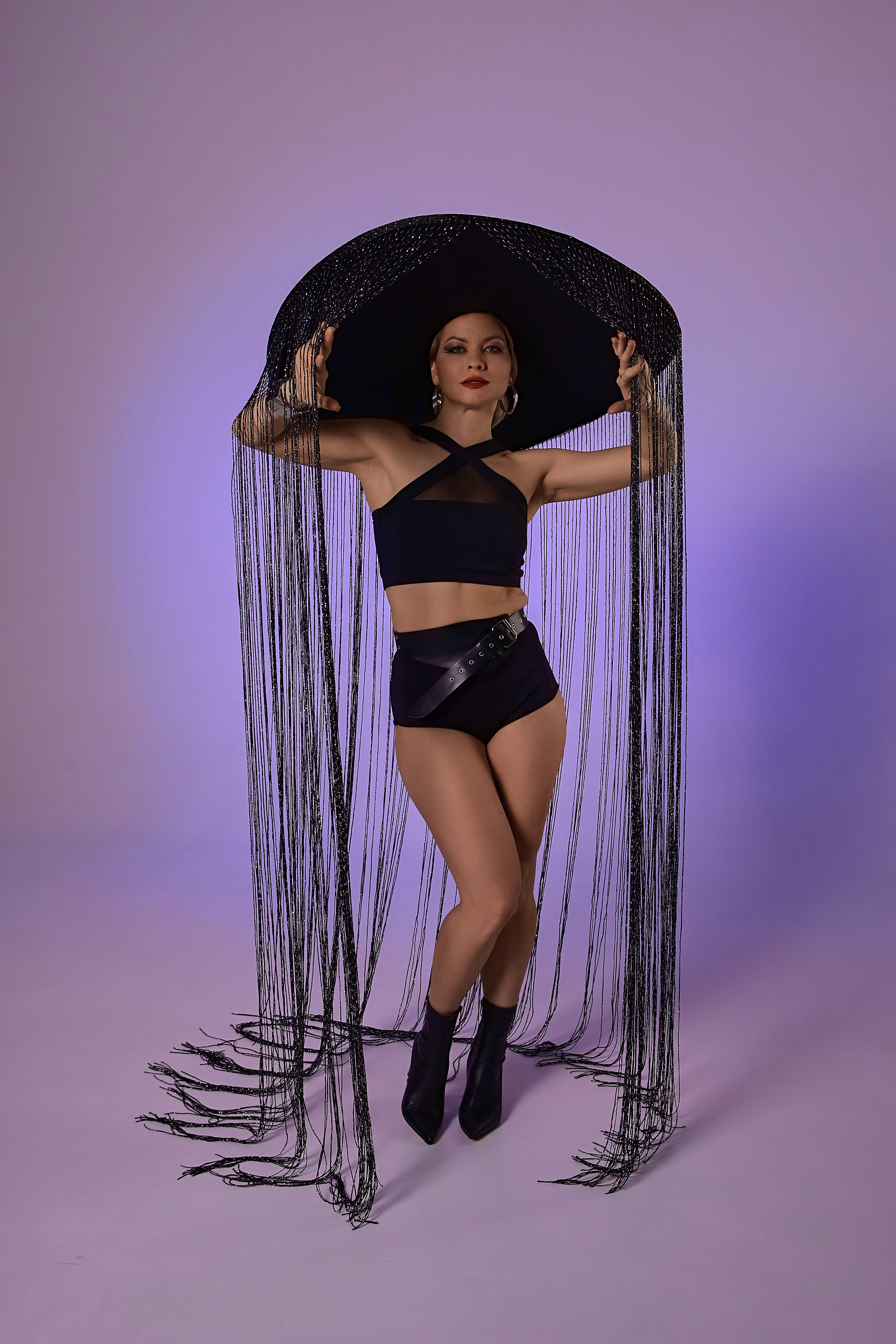 Портретная студийная фотосессия в шикарной шляпе. Семейный и свадебный фотограф в Краснодаре Михеева Светлана