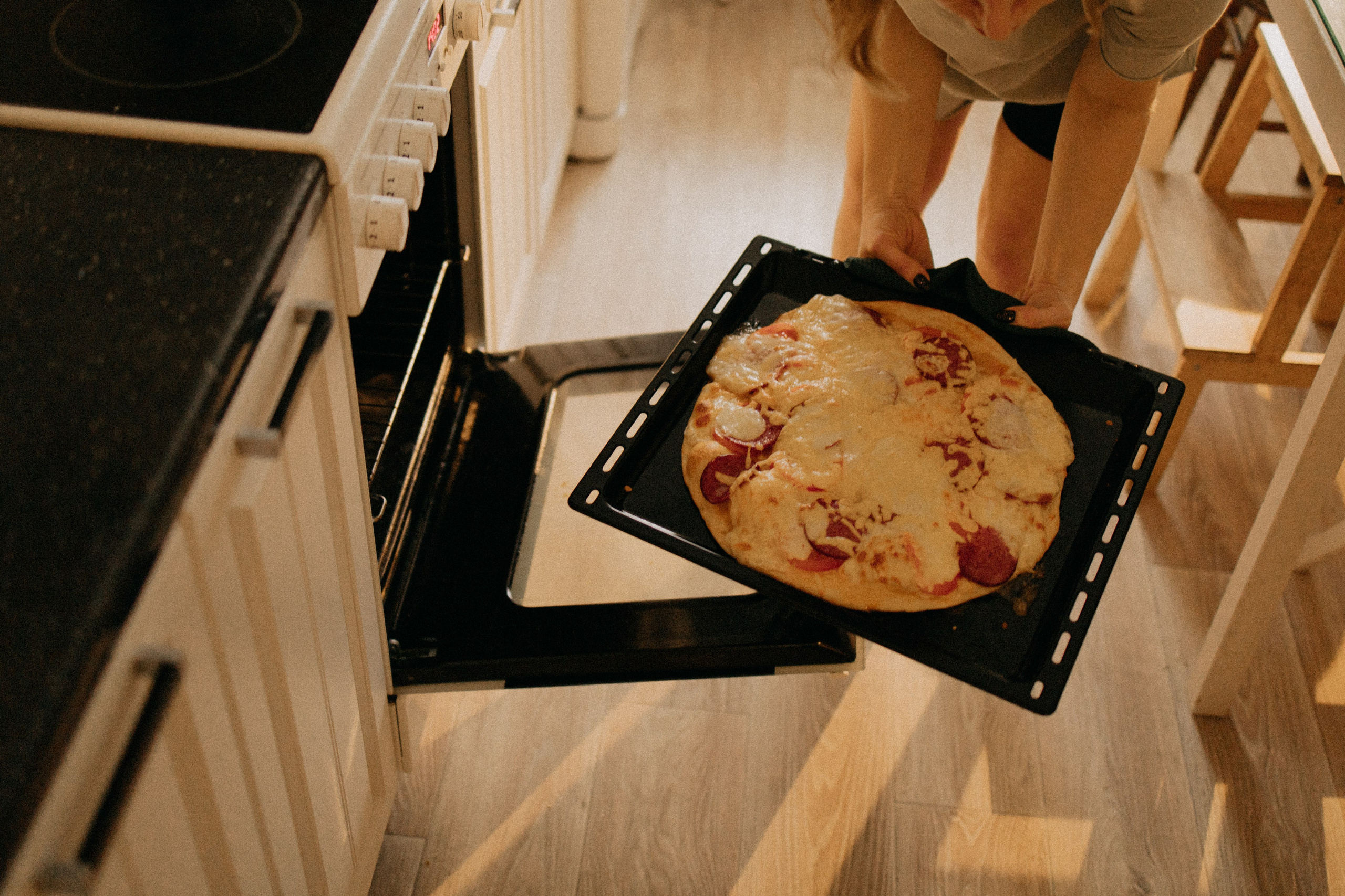 Пицца. Женя. Огоньки. Фотограф Настя Леонова