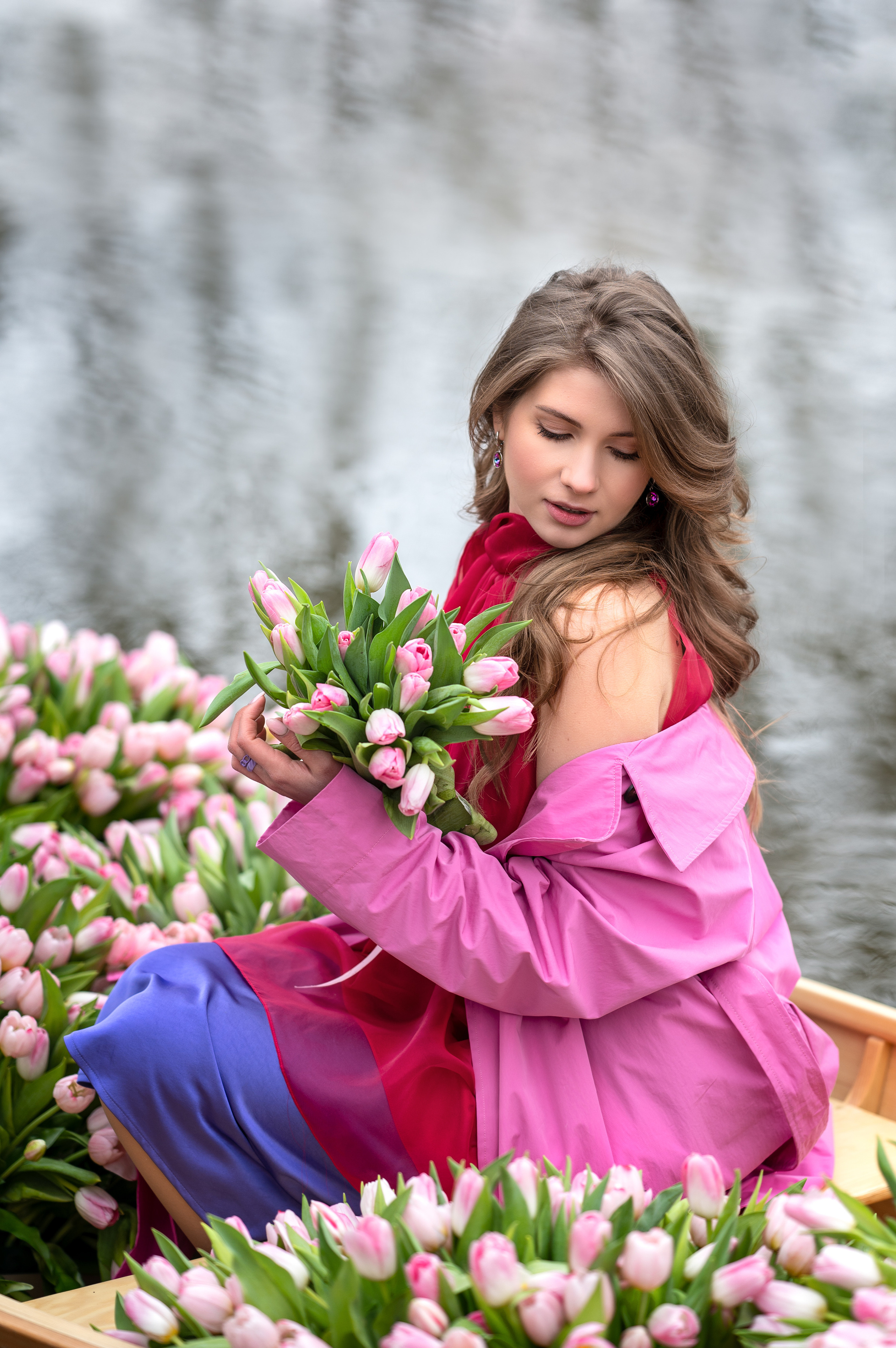 Фотосессия в лодке с тюльпанами. Фотограф Елена Сасс Москва