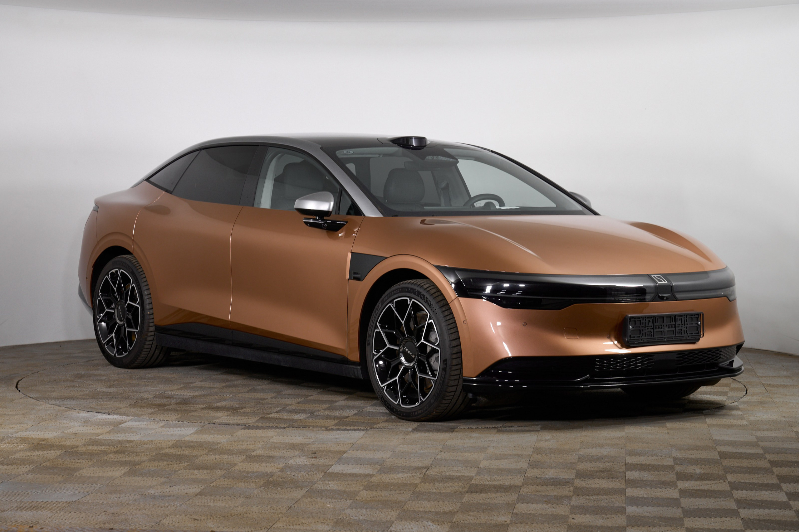 Zeekr 007_2. Фотограф Николай Прокофьев модельные тесты в Москве