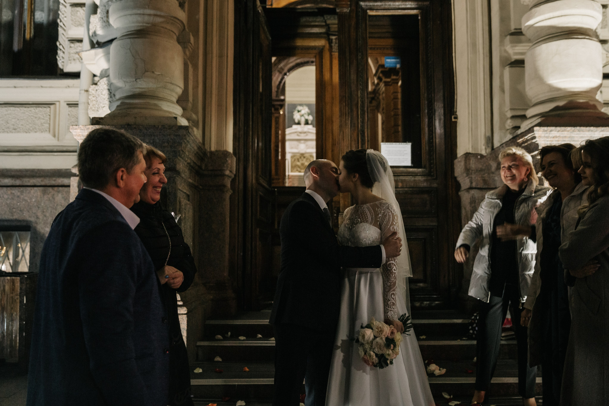 ОКТЯБРЬ | Дворец № 1 Талион, Особняк военного министра. Свадебный фотограф в Санкт-Петербурге Полина Корзухина