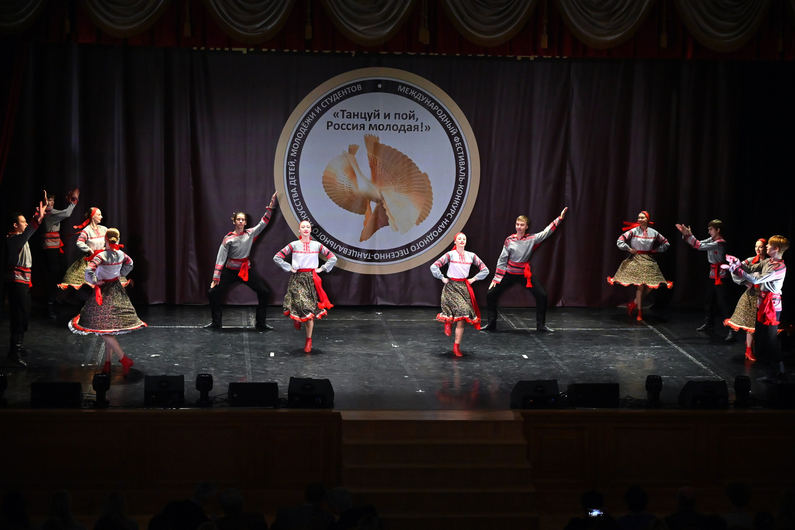 Гала-концерт. Танцуй и пой, Россия Молодая! 22.04.2024. Профессиональный фотограф в Москве Алёна Котова