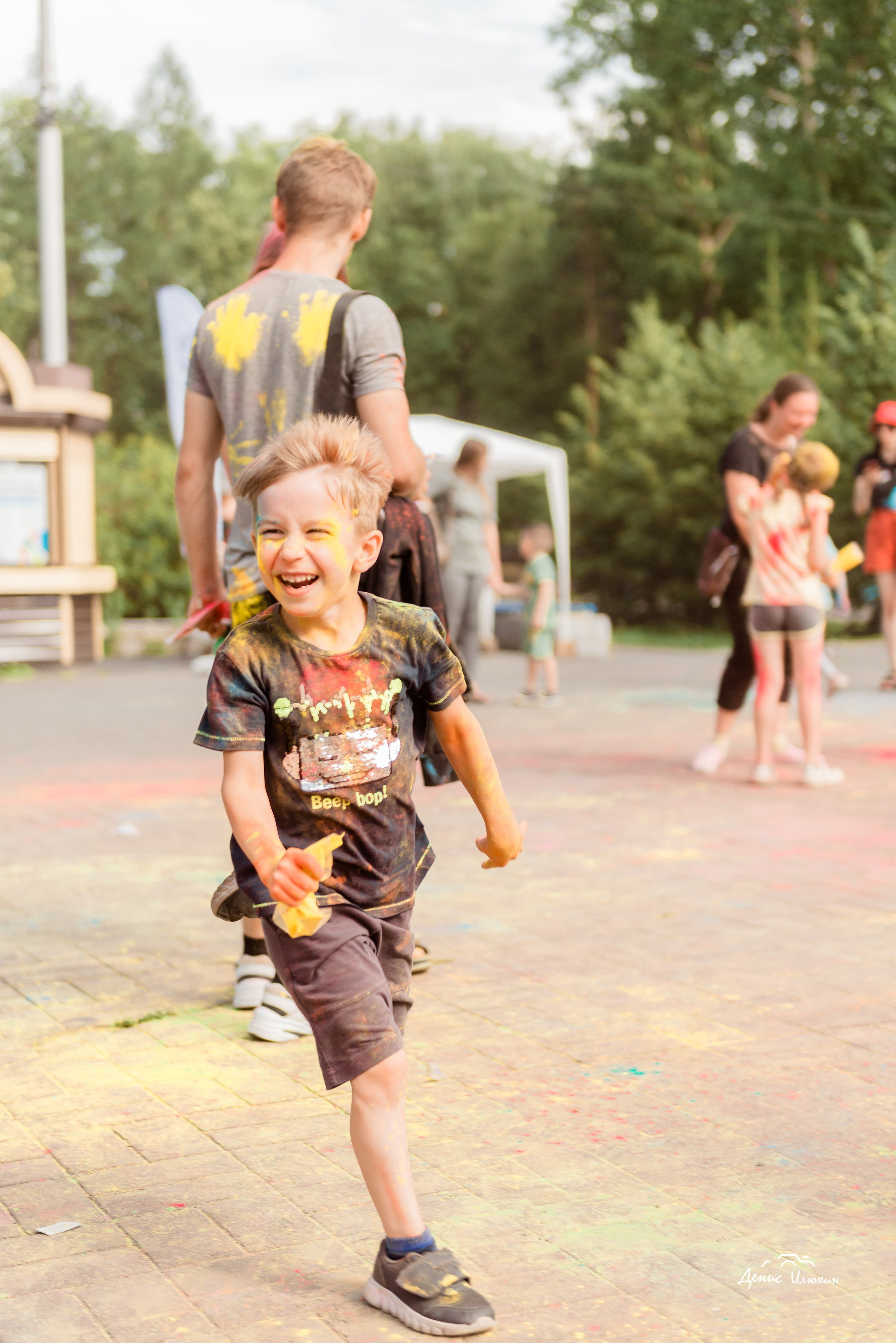 Краски Холи в Комсомольском Парке 2023. Детский фотограф, семейный фотограф и репортажи в Кемерово