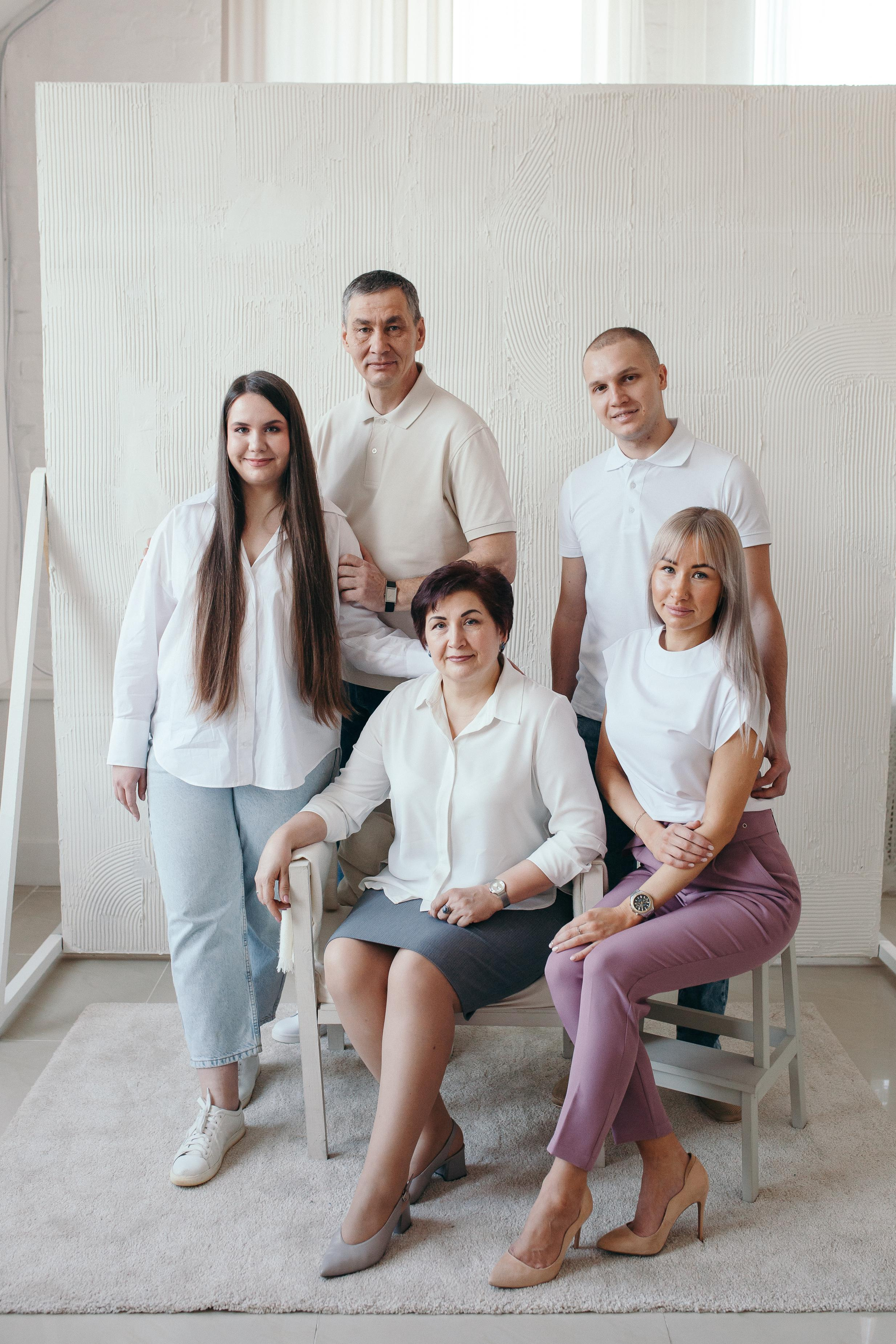 Настя с большой семьей. Семейный фотограф Трусова Евгения в Екатеринбурге