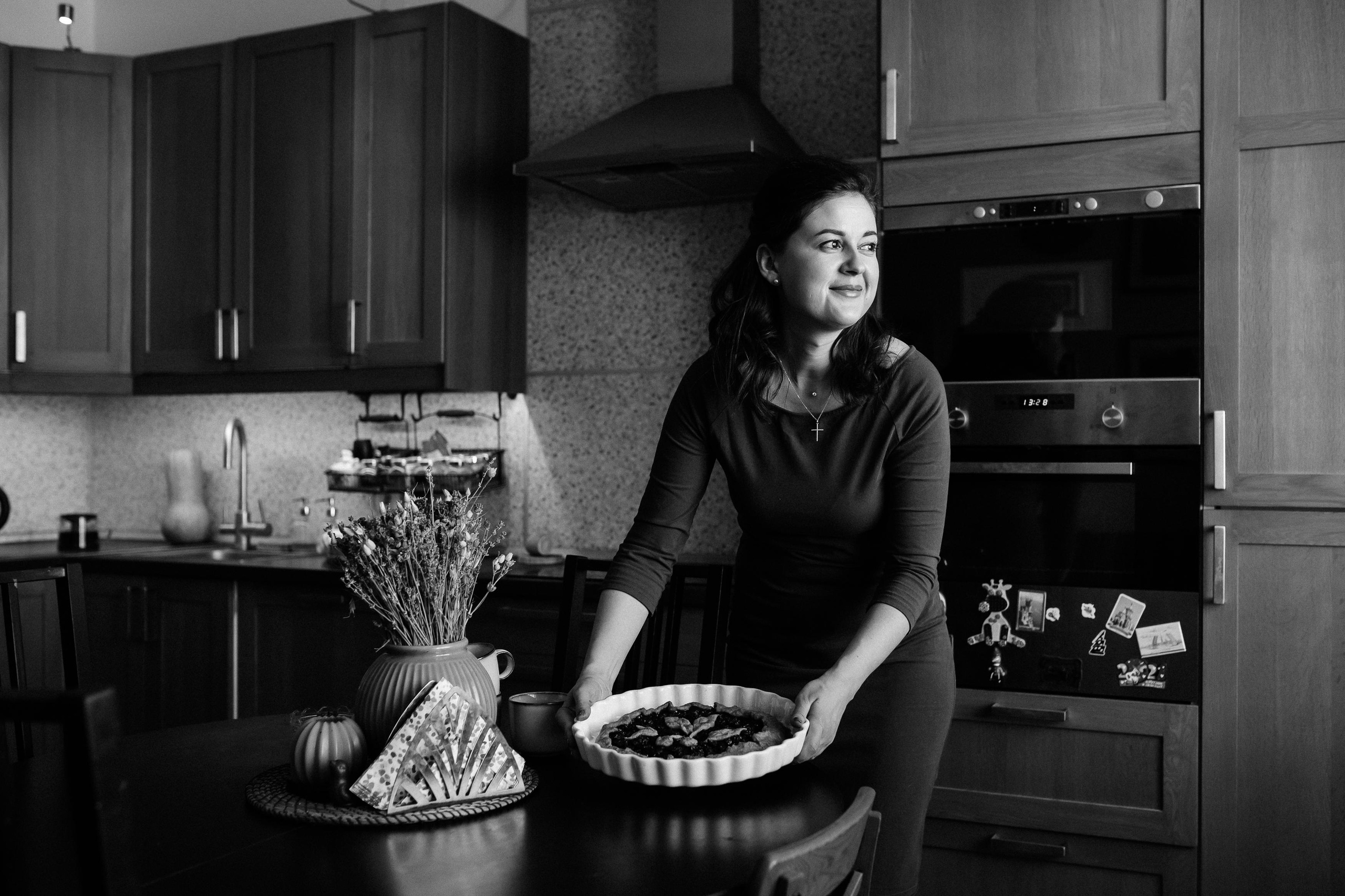 Сергей, Мария и Ксюша. Семейная фотосессия дома 2.03.2022 г. Семейный фотограф Трусова Евгения в Екатеринбурге