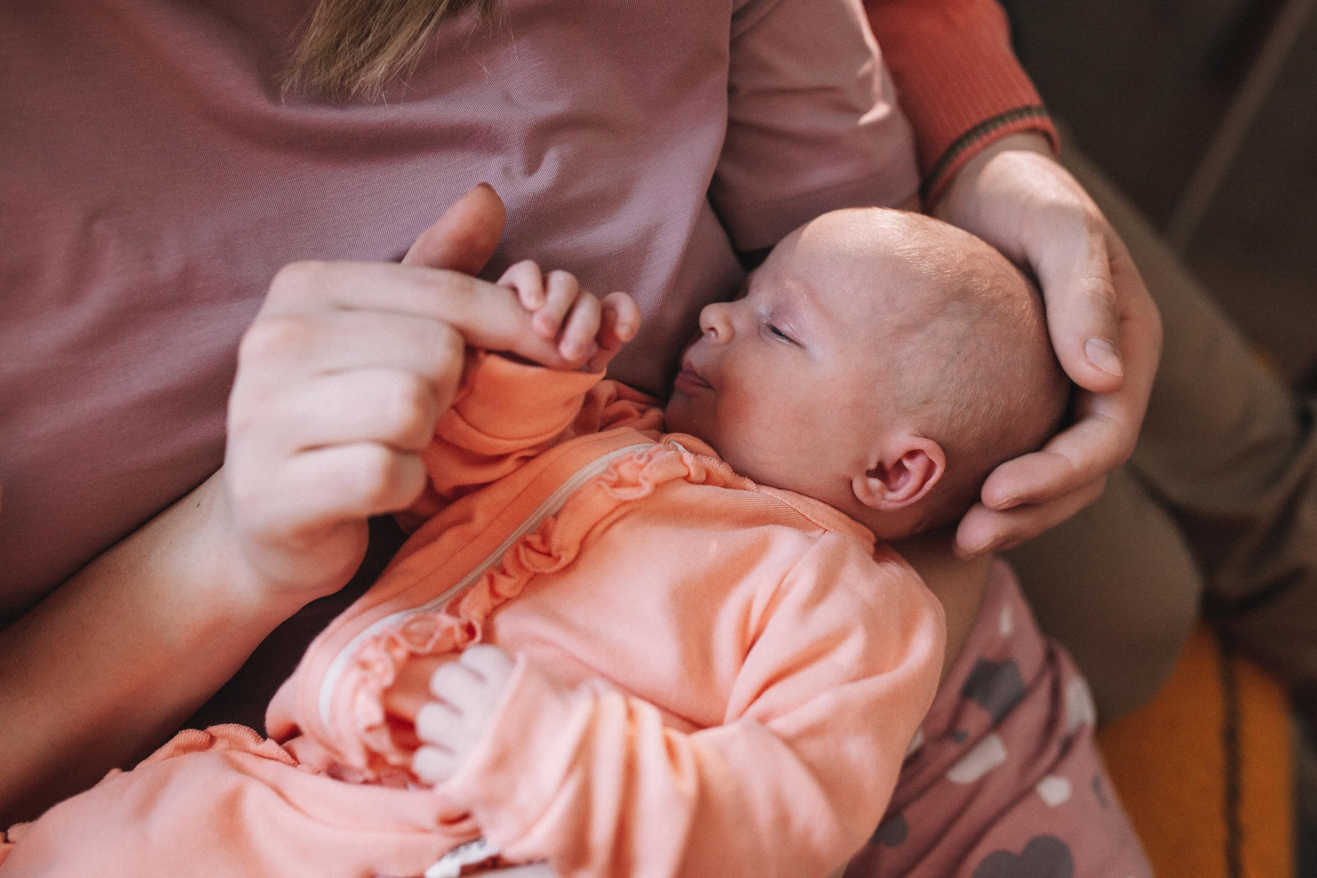 Саша, Оля, Тая и маленькая Ксюша. Семейный фотограф Трусова Евгения в Екатеринбурге