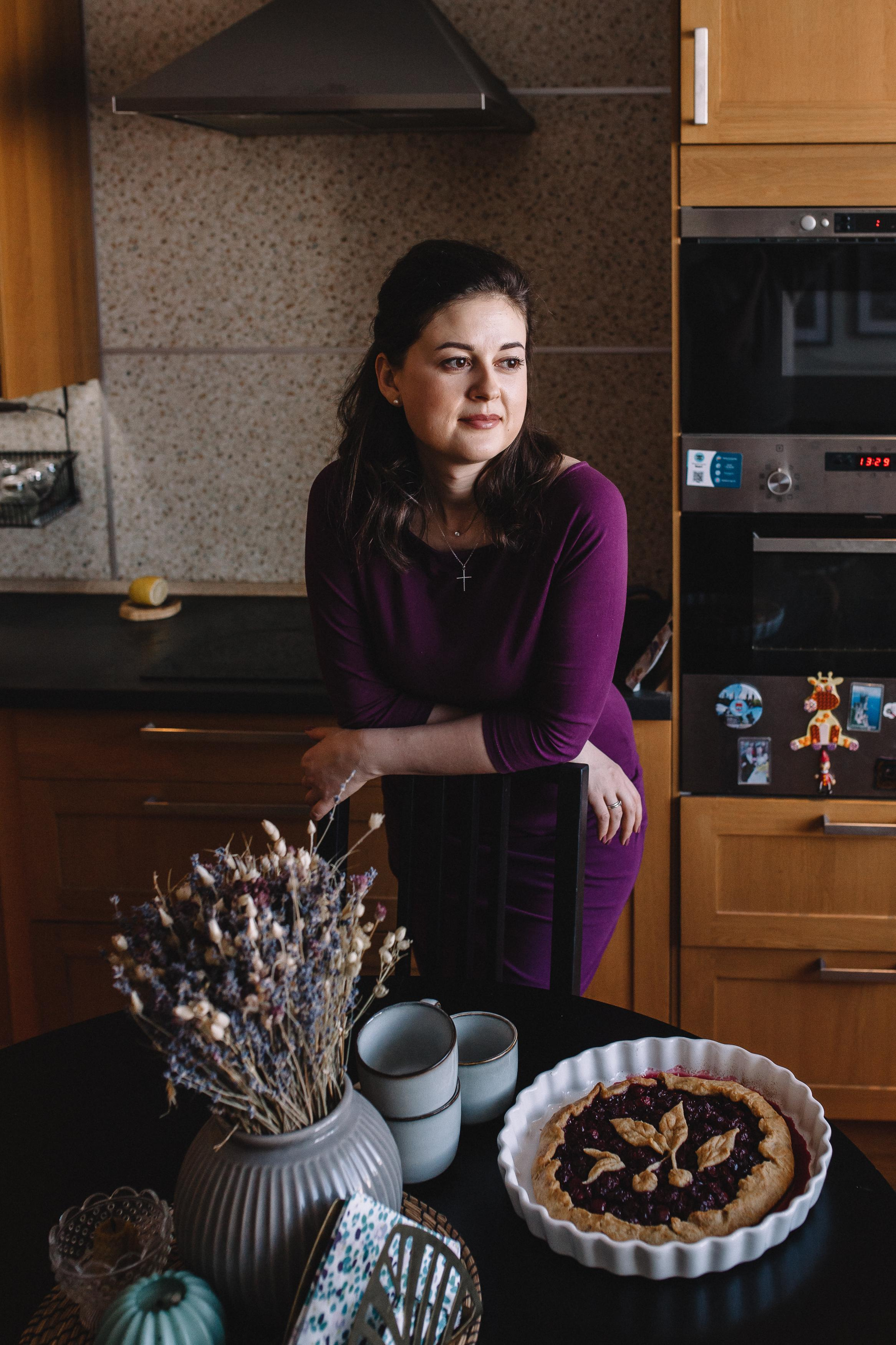 Сергей, Мария и Ксюша. Семейная фотосессия дома 2.03.2022 г. Семейный фотограф Трусова Евгения в Екатеринбурге