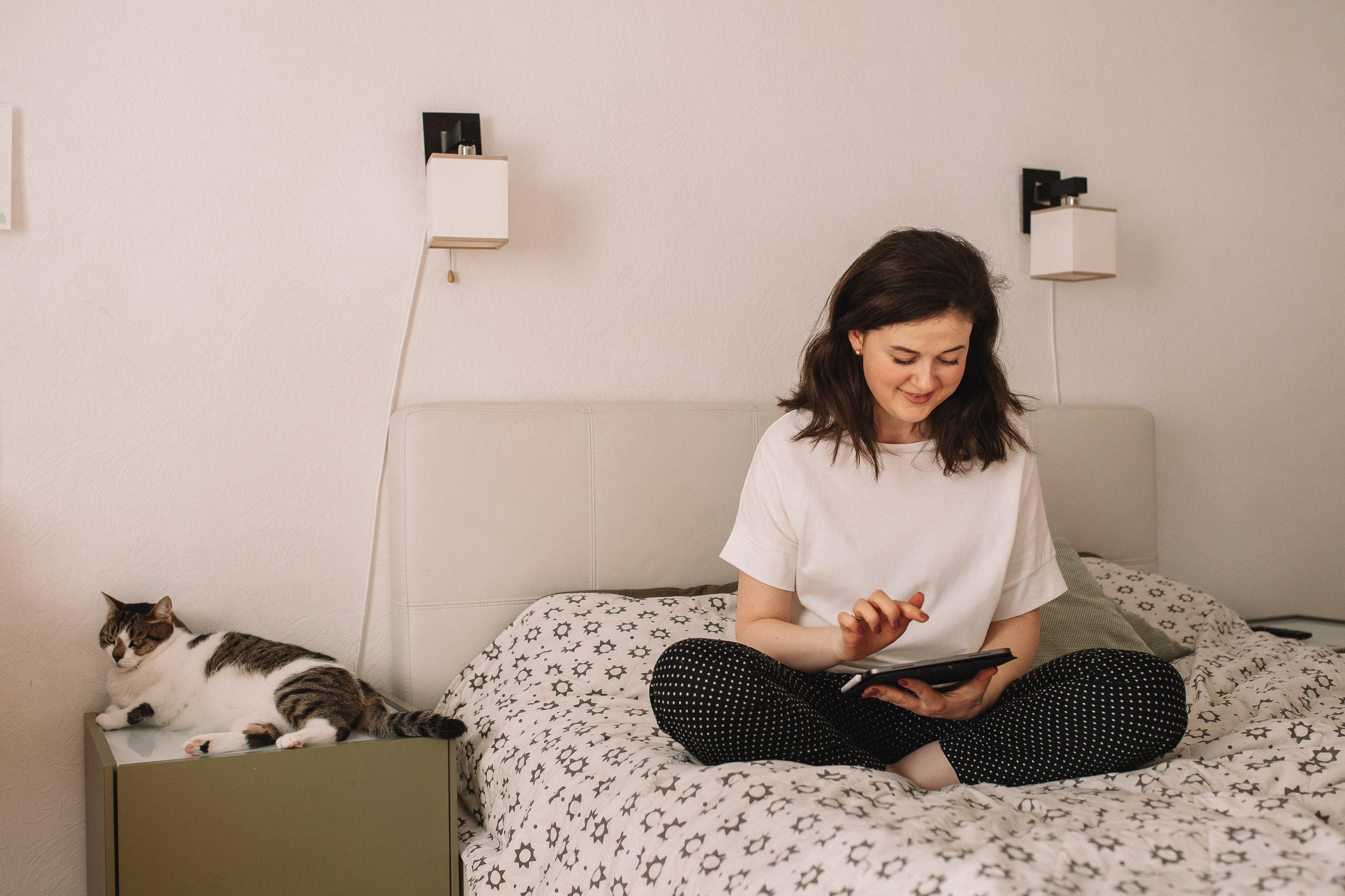 Сергей, Мария и Ксюша. Семейная фотосессия дома 2.03.2022 г. Семейный фотограф Трусова Евгения в Екатеринбурге