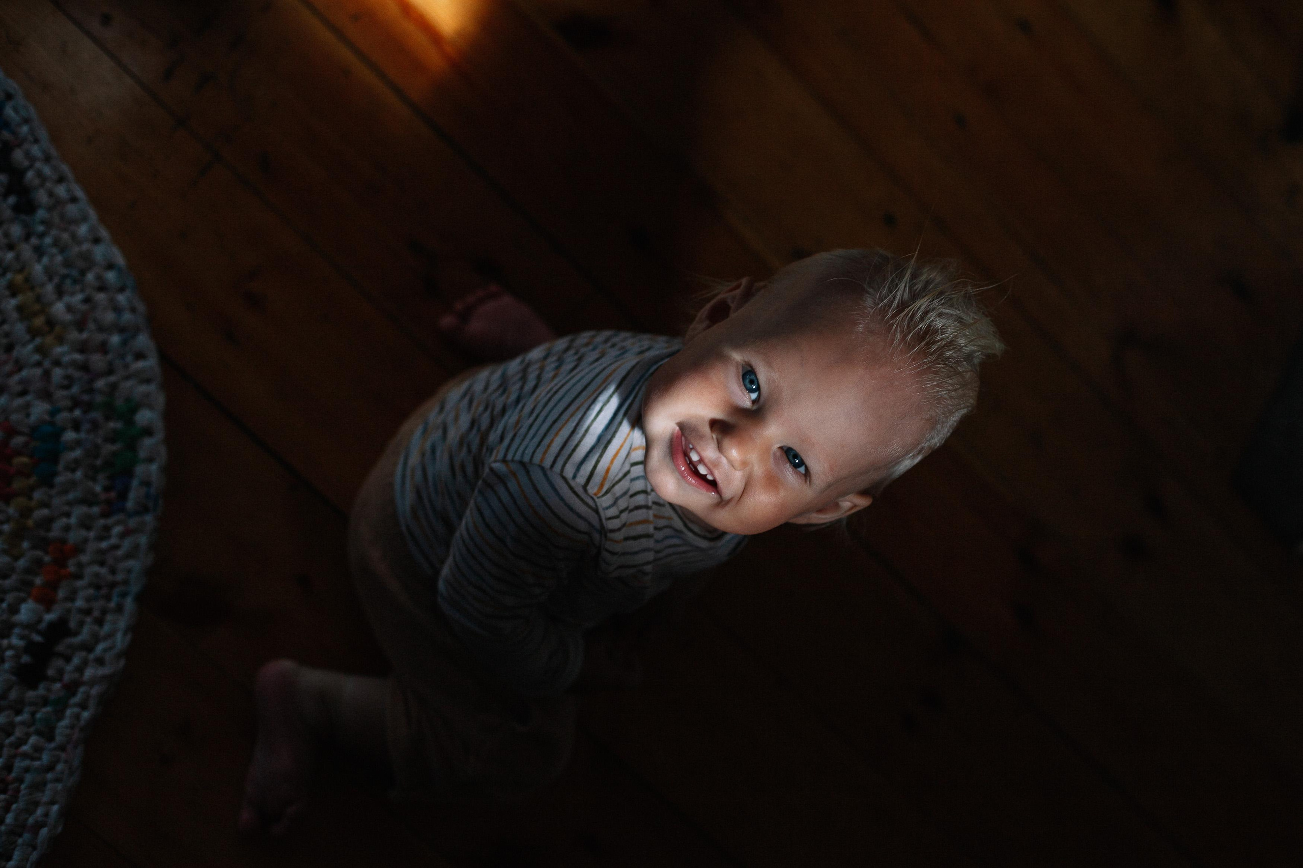 Виталий, Аня, Маруся и Лёша, съемка на даче. Семейный фотограф Трусова Евгения в Екатеринбурге