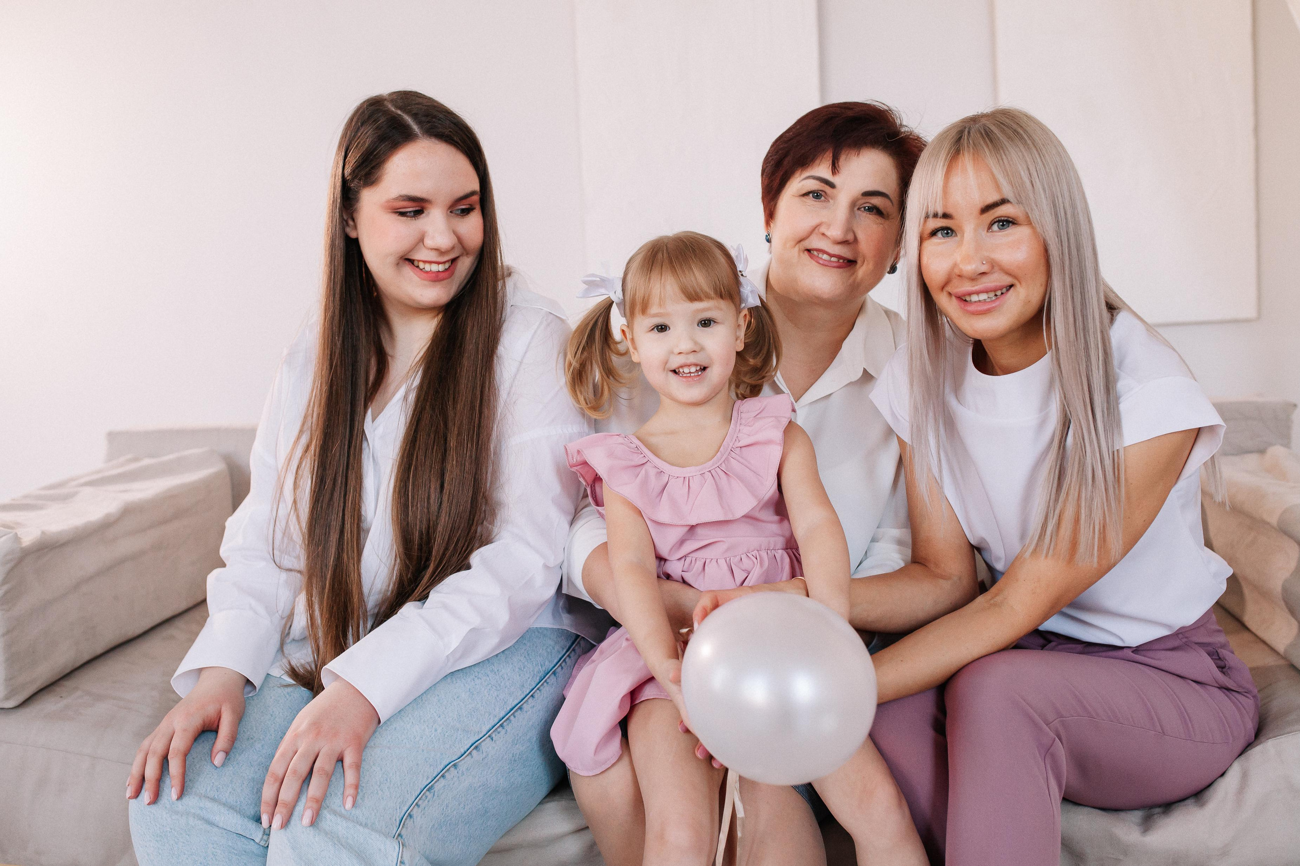 Настя с большой семьей. Семейный фотограф Трусова Евгения в Екатеринбурге