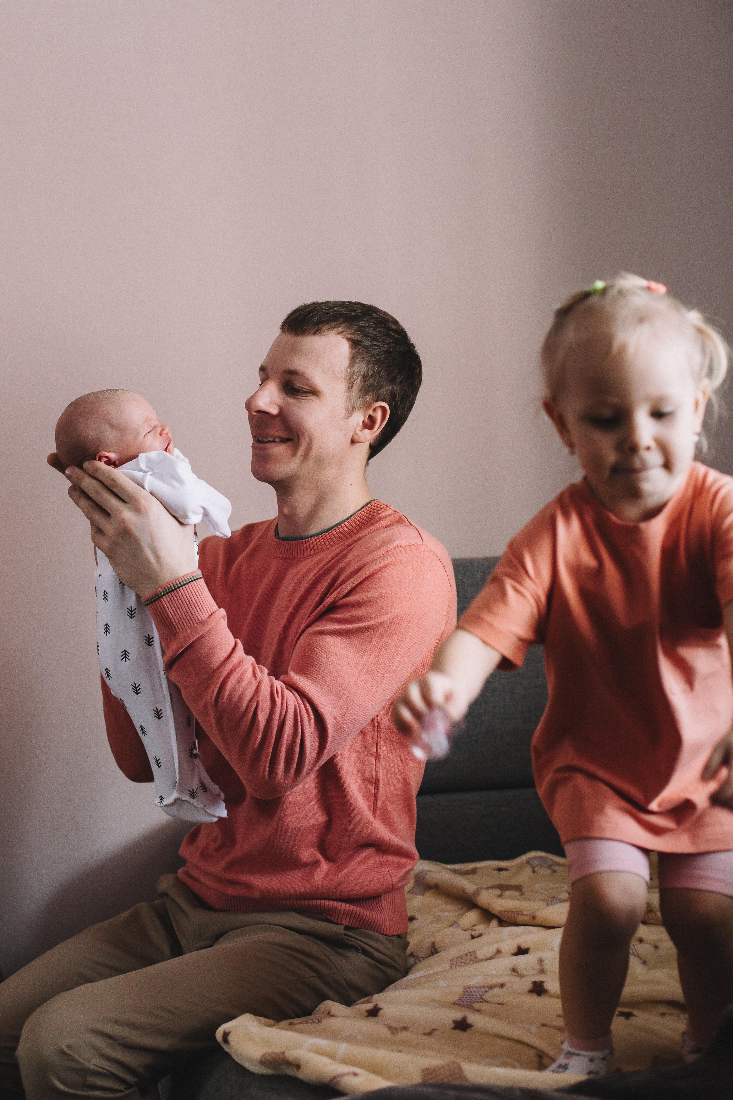 Саша, Оля, Тая и маленькая Ксюша. Семейный фотограф Трусова Евгения в Екатеринбурге