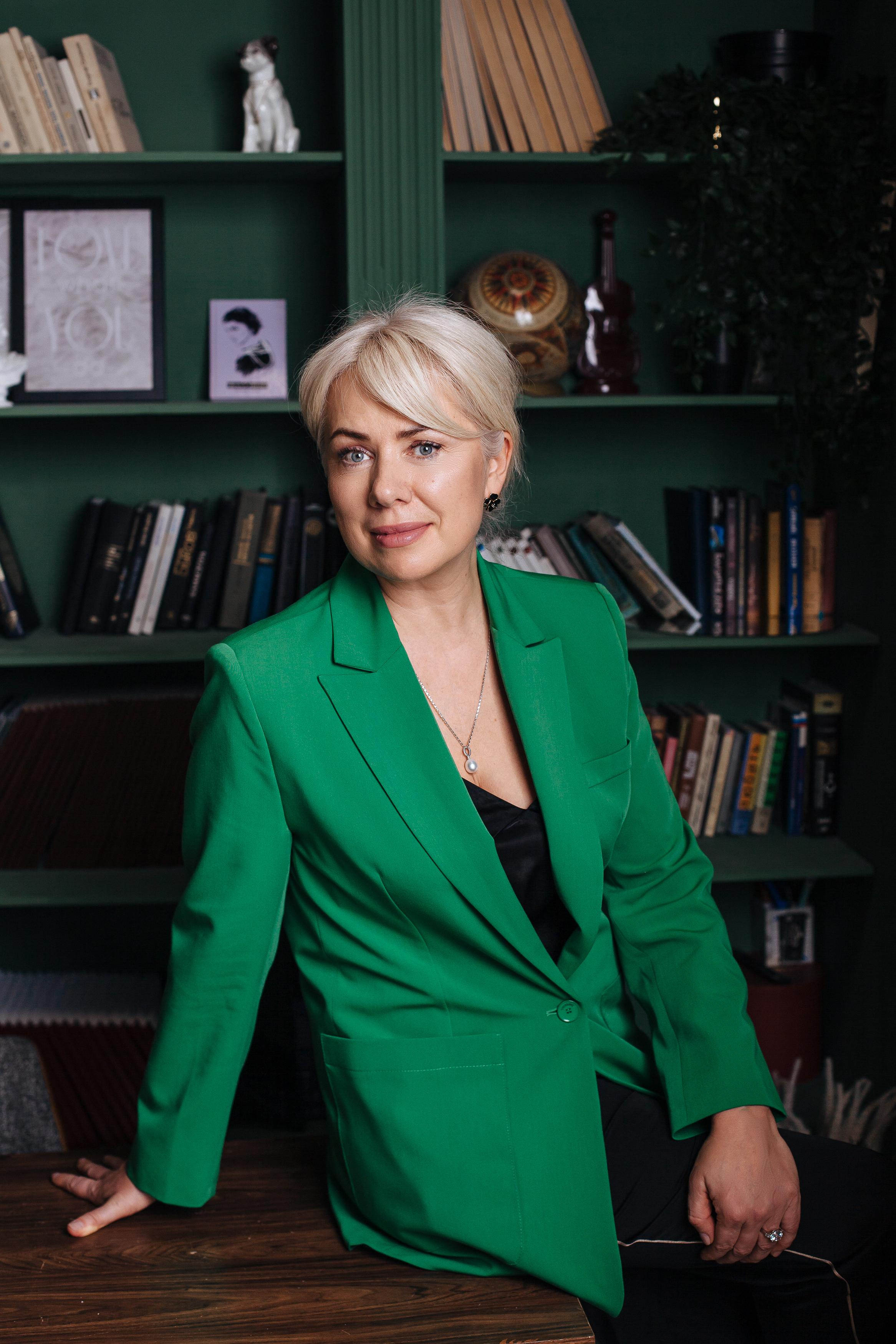 Полина, деловые портреты, февраль 2022. Семейный фотограф Трусова Евгения в Екатеринбурге