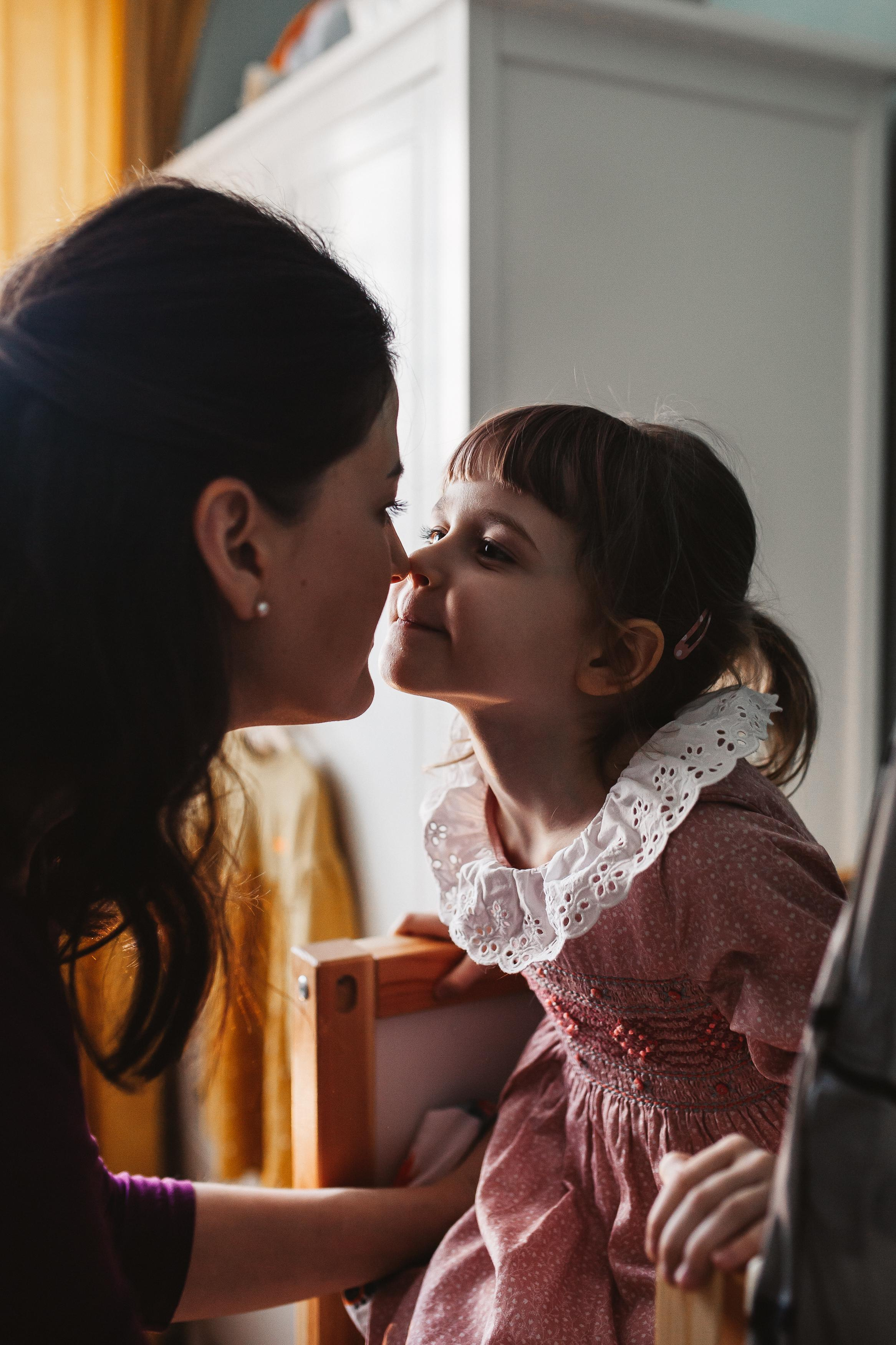 Сергей, Мария и Ксюша. Семейная фотосессия дома 2.03.2022 г. Семейный фотограф Трусова Евгения в Екатеринбурге