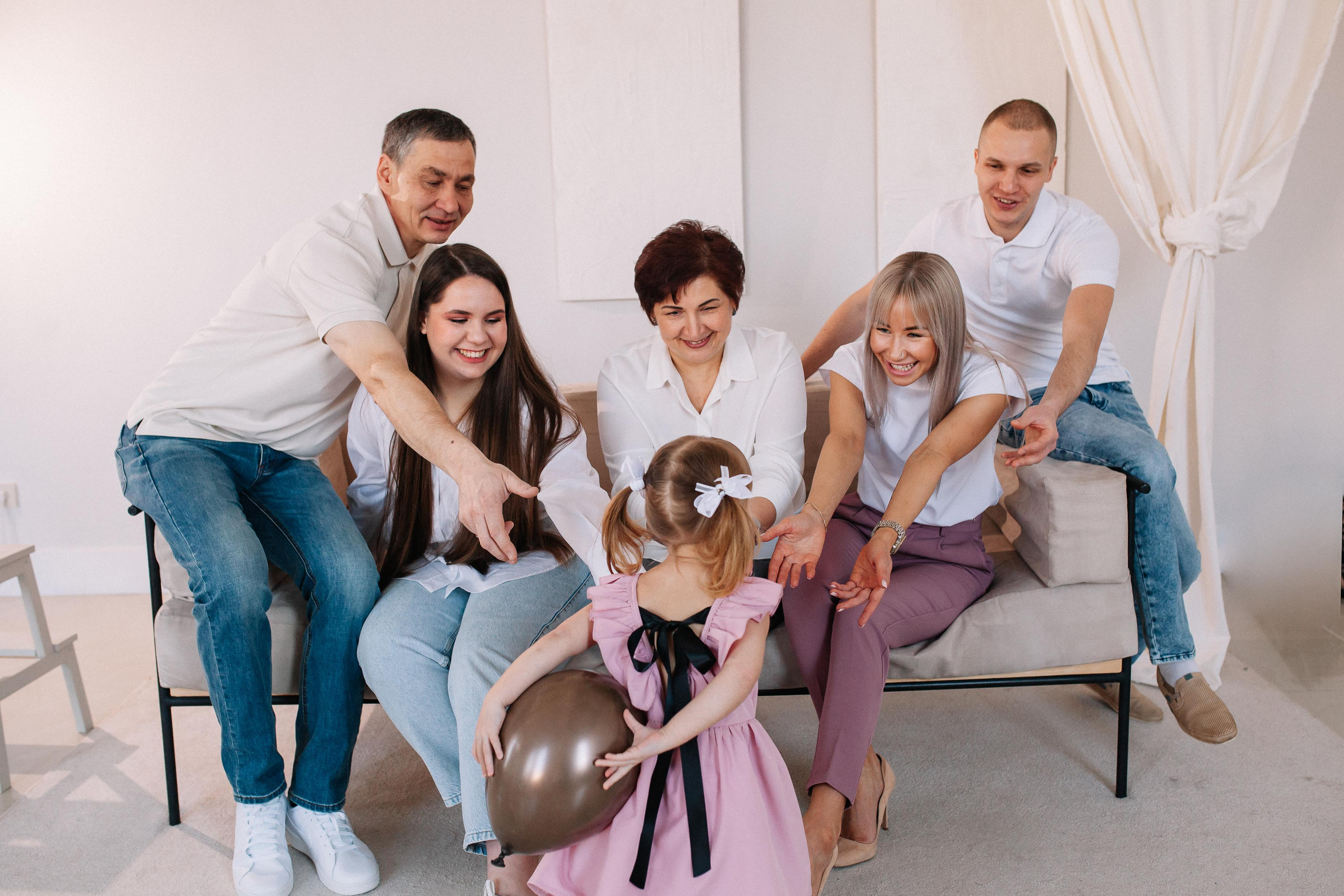 Настя с большой семьей. Семейный фотограф Трусова Евгения в Екатеринбурге