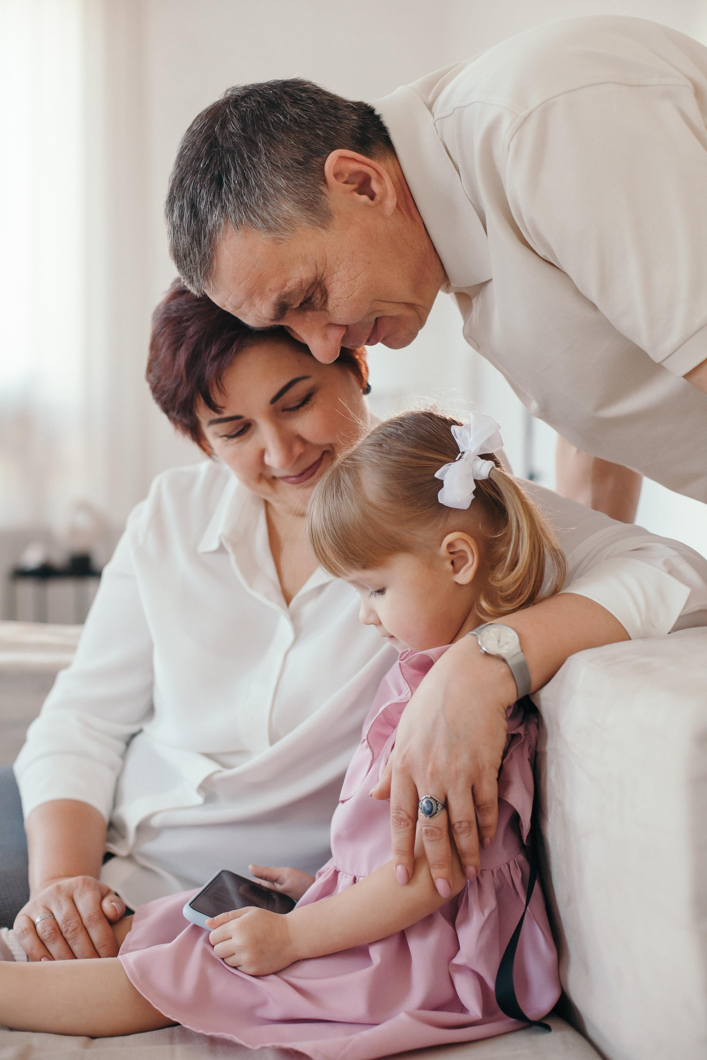Настя с большой семьей. Семейный фотограф Трусова Евгения в Екатеринбурге