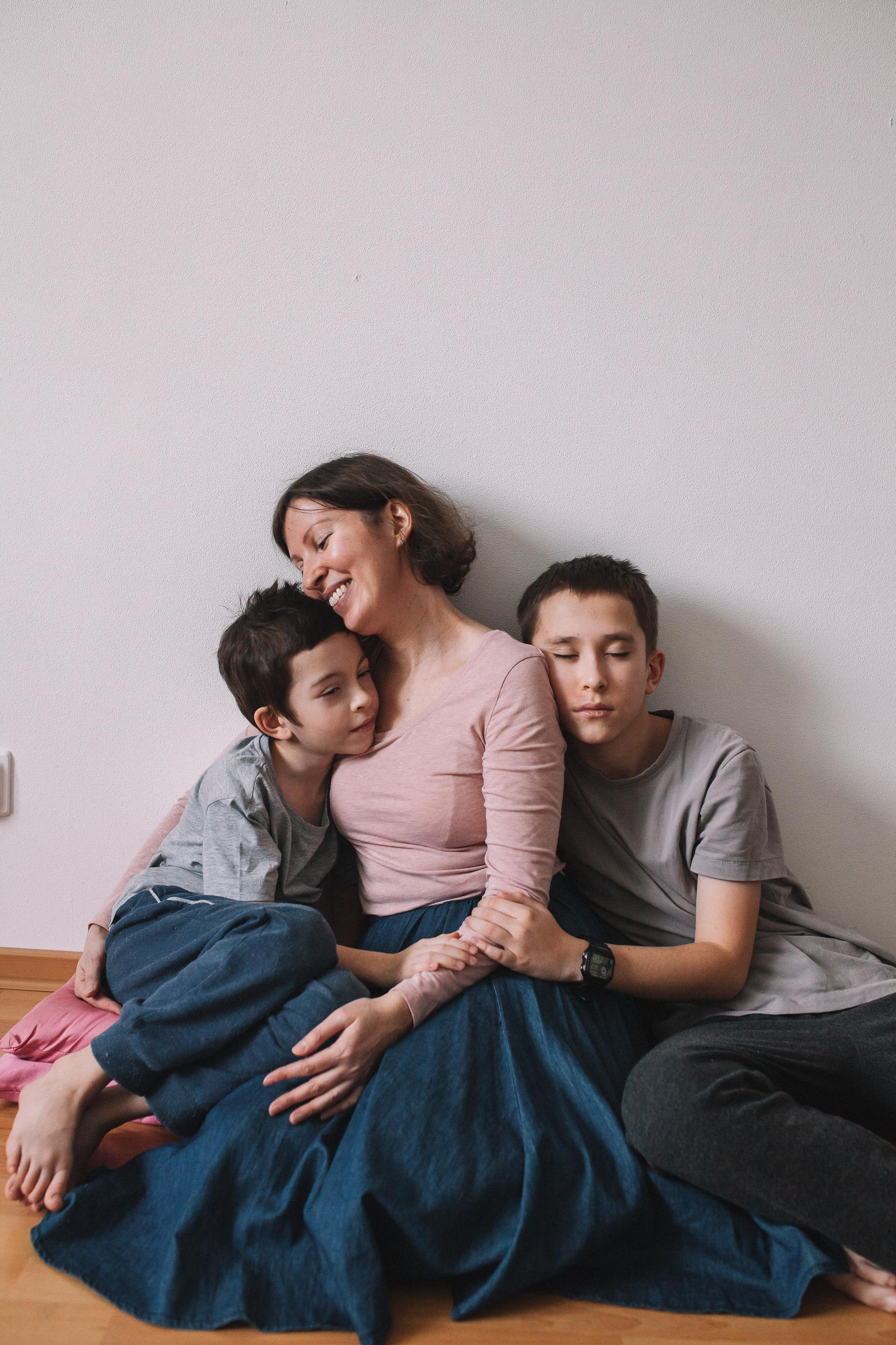 Аня с сыновьями. Семейный фотограф Трусова Евгения в Екатеринбурге