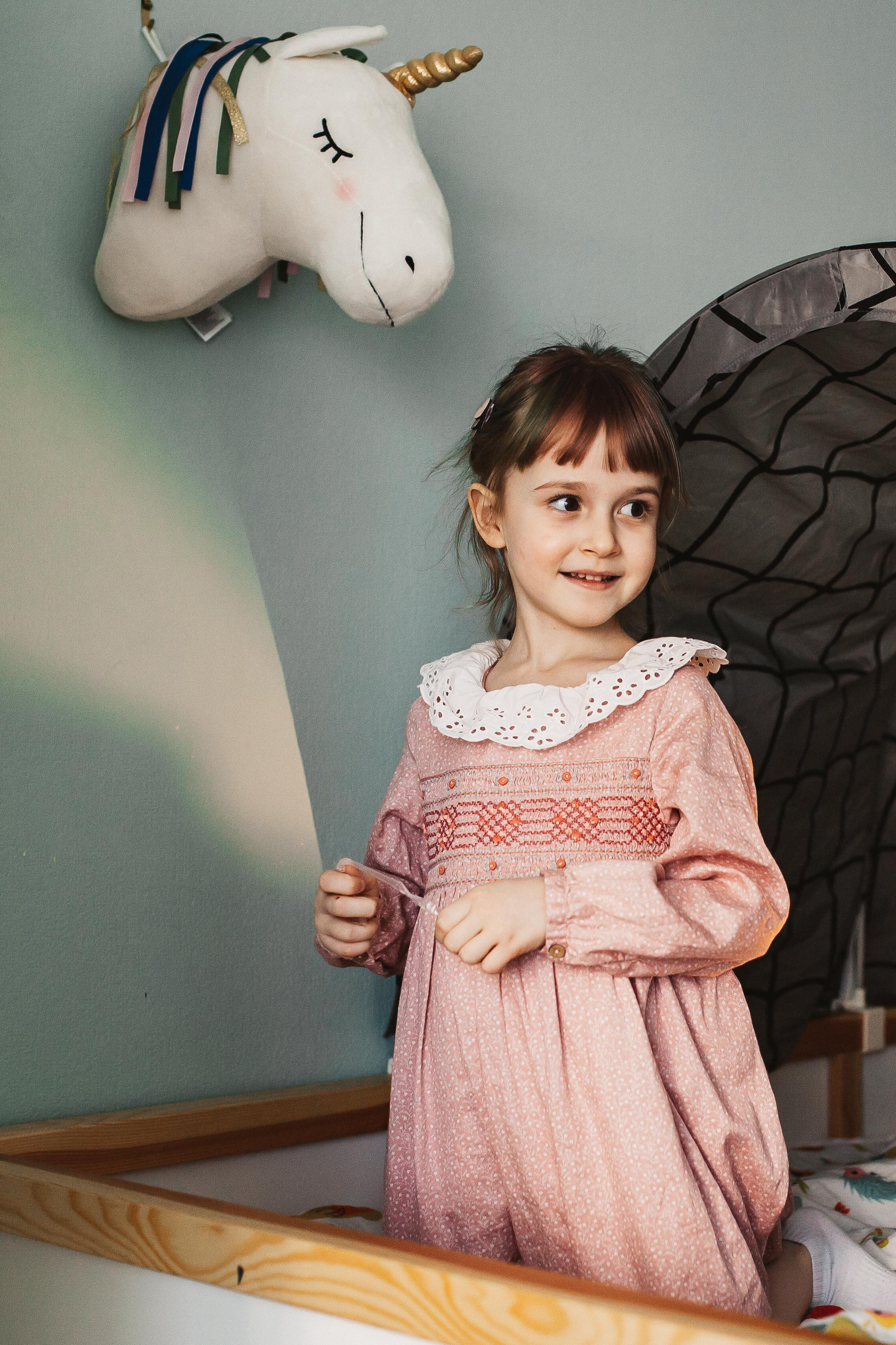 Сергей, Мария и Ксюша. Семейная фотосессия дома 2.03.2022 г. Семейный фотограф Трусова Евгения в Екатеринбурге