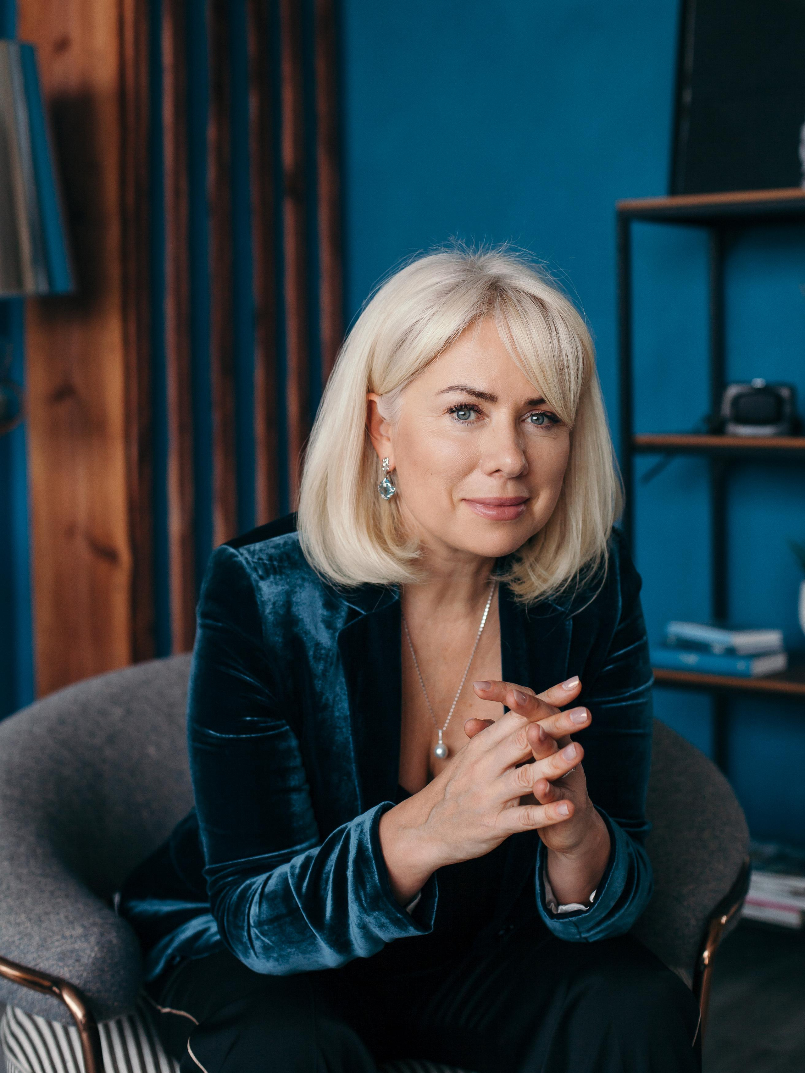 Полина, деловые портреты, февраль 2022. Семейный фотограф Трусова Евгения в Екатеринбурге