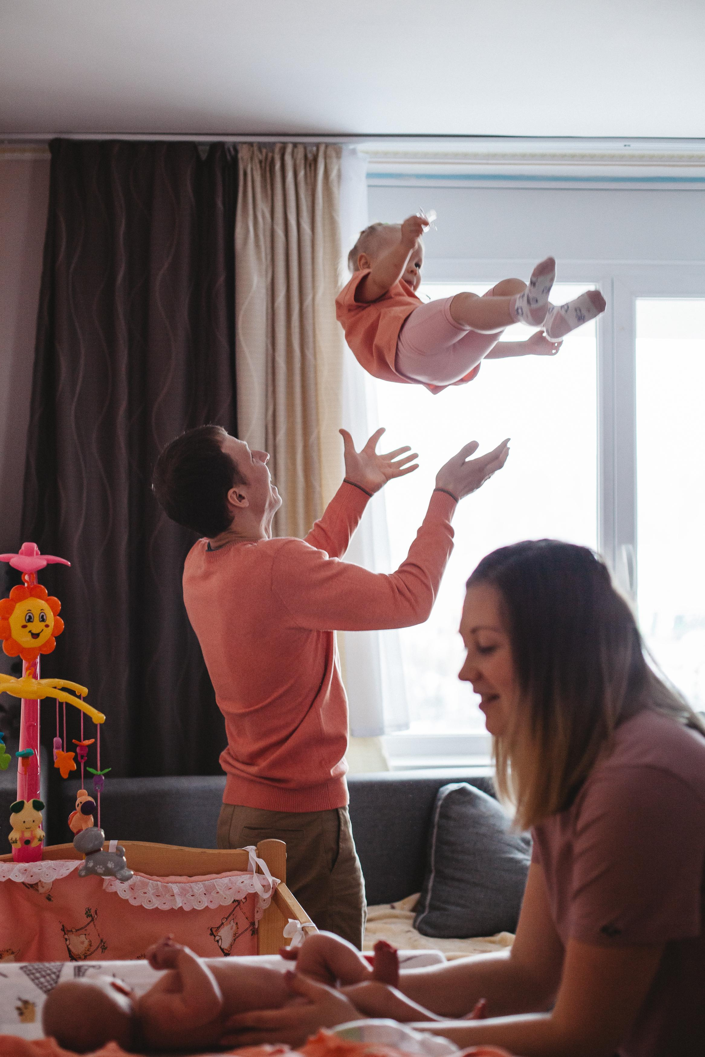 Саша, Оля, Тая и маленькая Ксюша. Семейный фотограф Трусова Евгения в Екатеринбурге